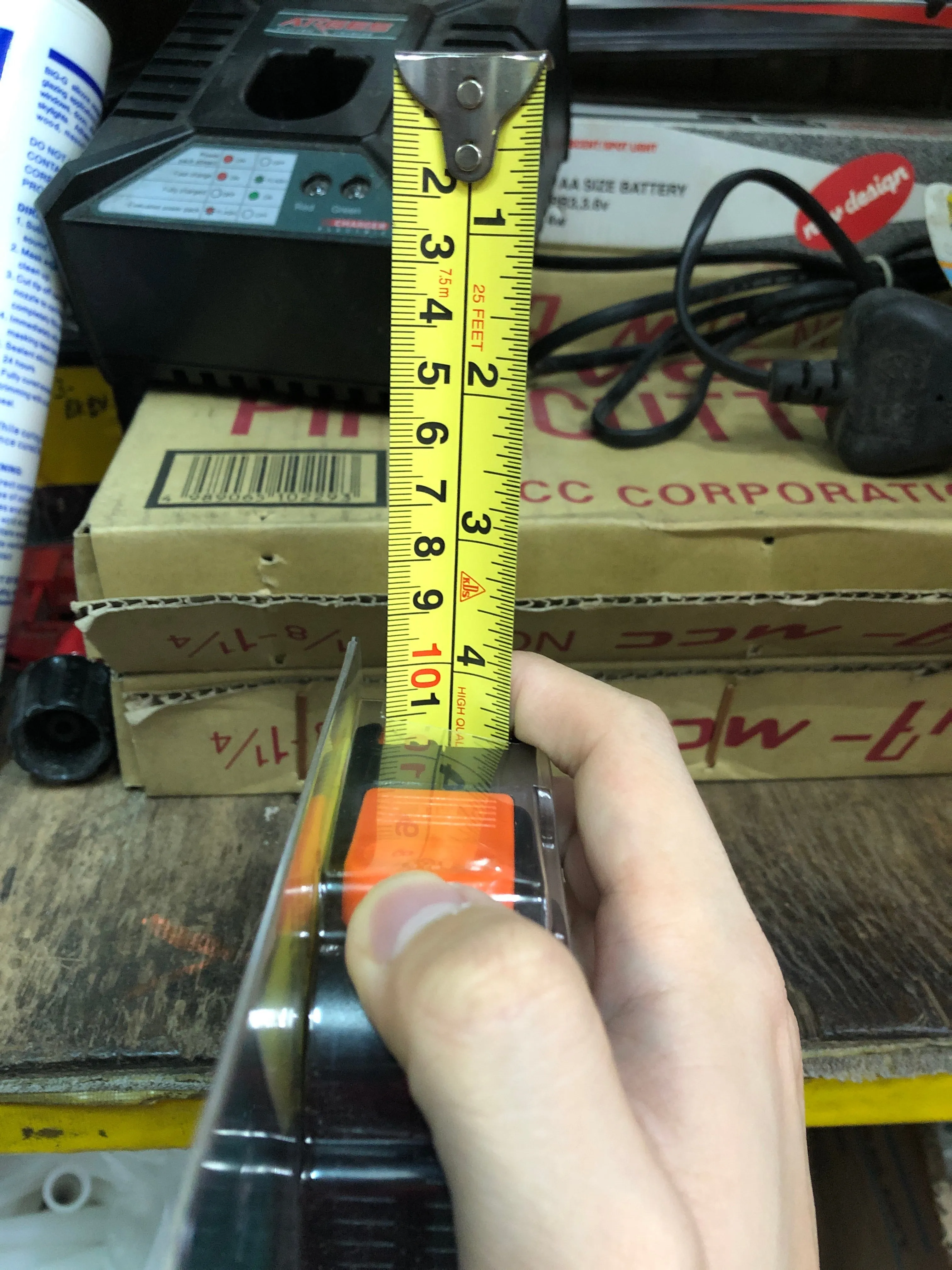 KDS 7.5m x 25ft Black Giant Mehalock Measuring Tape | Model : MT2-K75