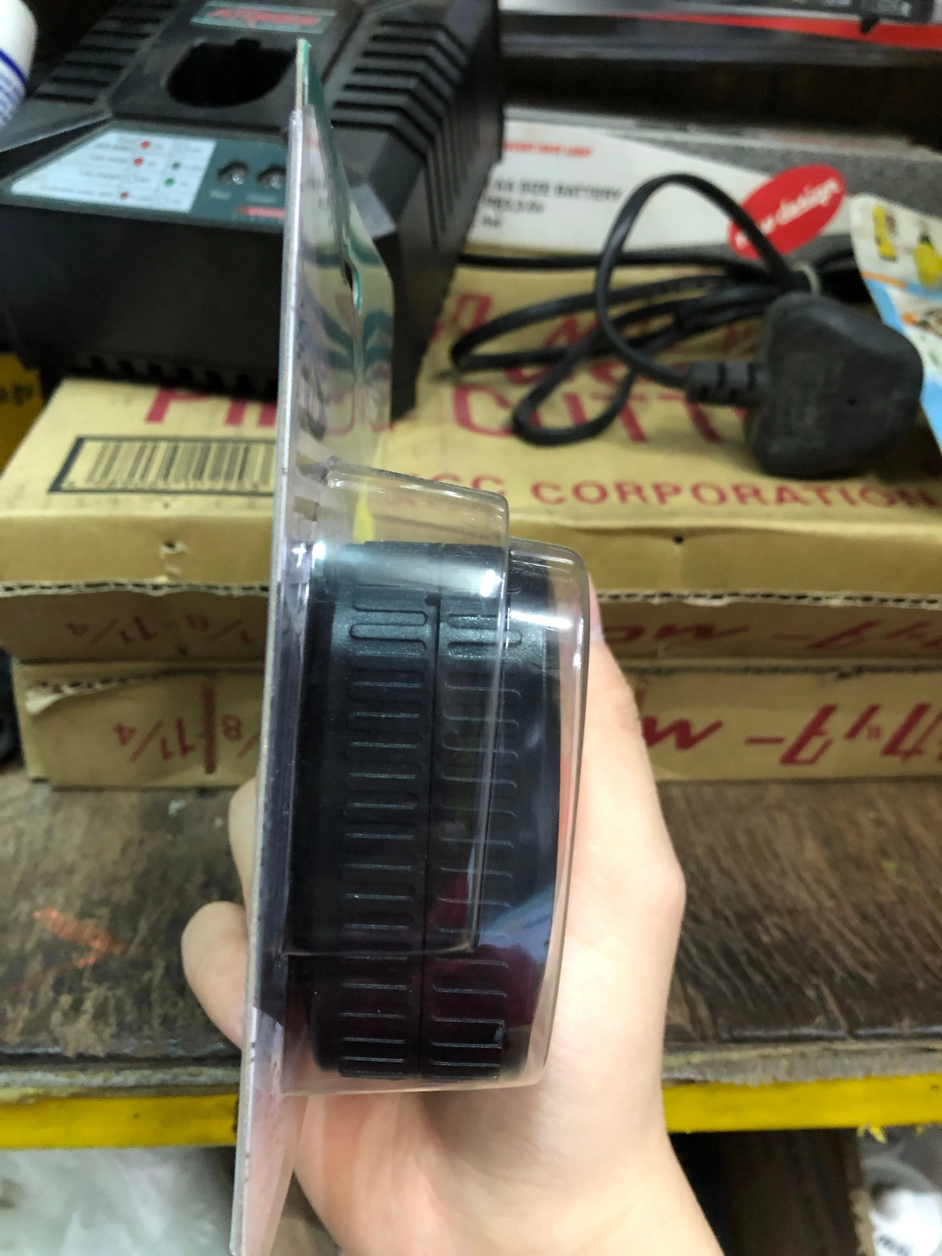 KDS 7.5m x 25ft Black Giant Mehalock Measuring Tape | Model : MT2-K75