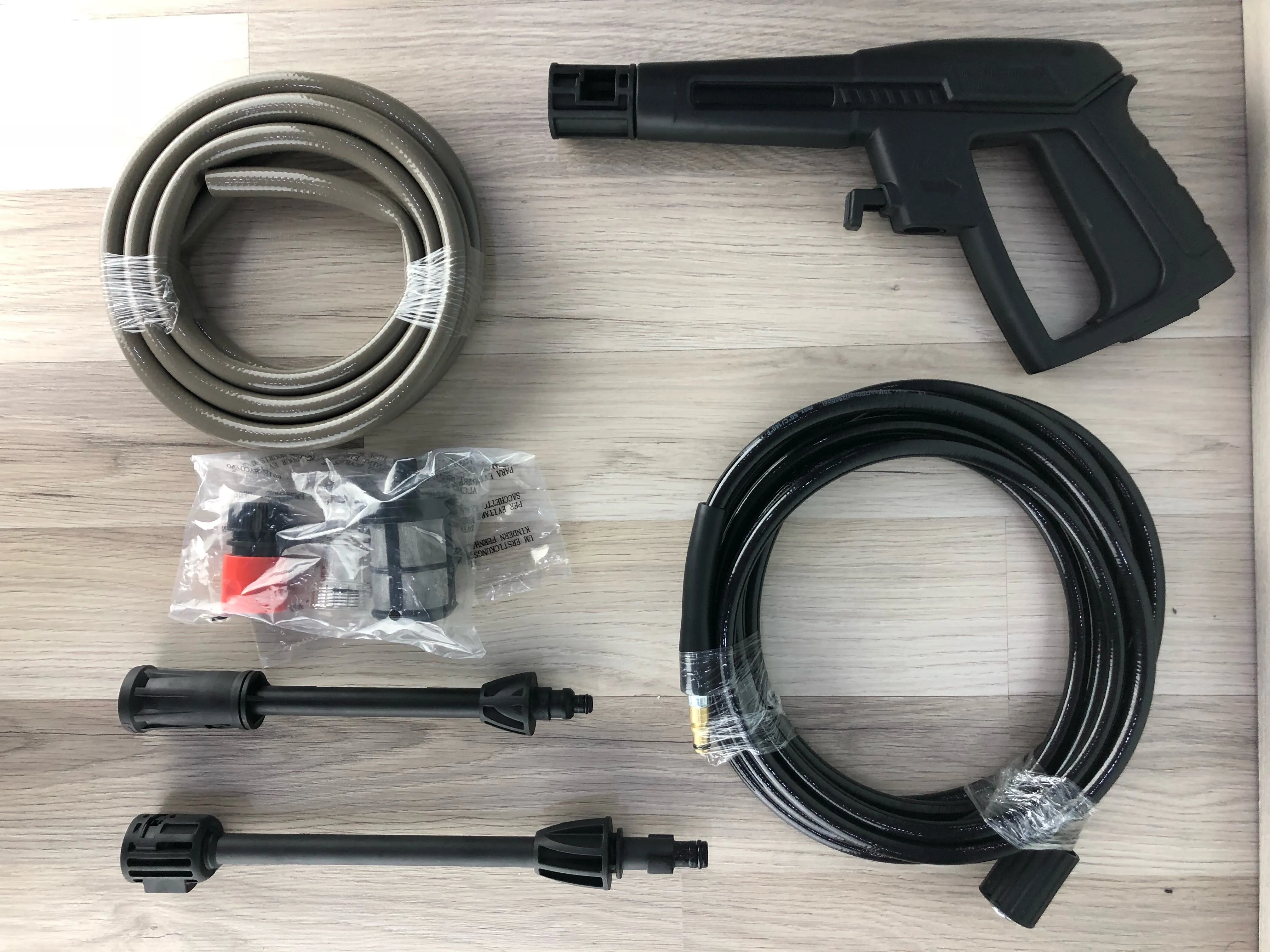 Lutian 120 Bar Portable Household High Pressure Cleaner Car Washing Machine Come with 8m hose | Model : LT-210G-1900