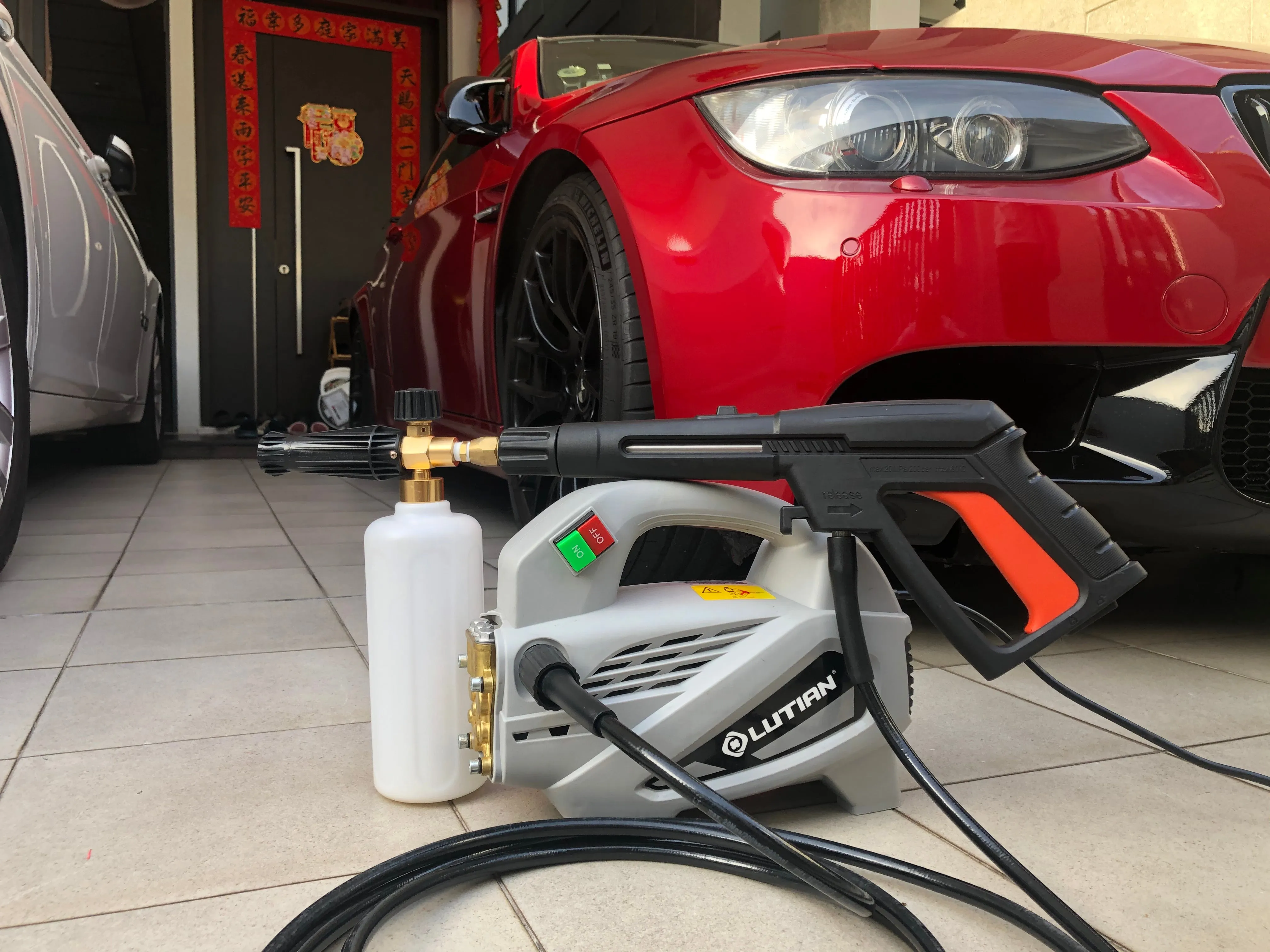 Lutian 120 Bar Portable Household High Pressure Cleaner Car Washing Machine Come with 8m hose | Model : LT-210G-1900