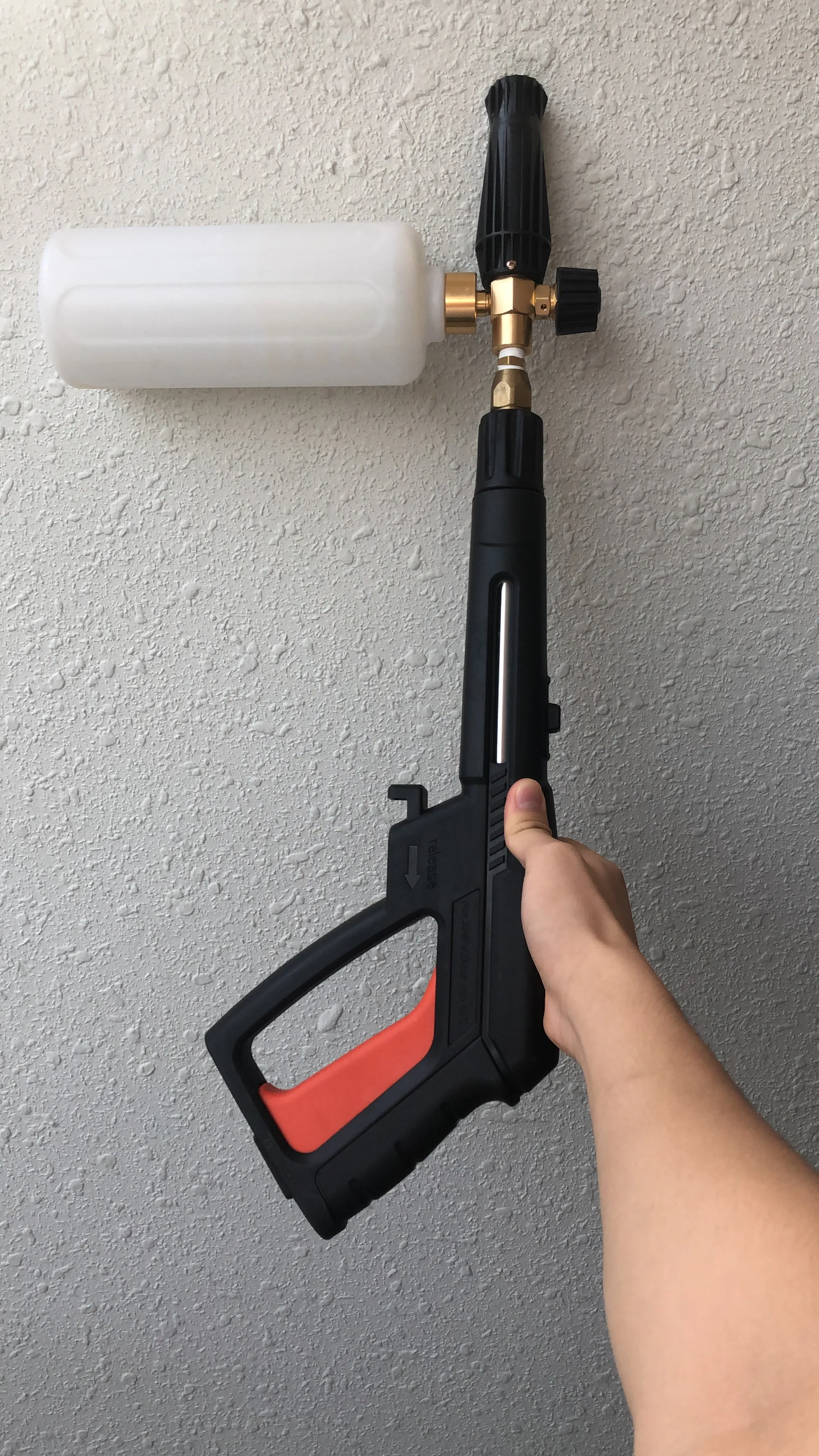 Lutian 120 Bar Portable Household High Pressure Cleaner Car Washing Machine Come with 8m hose | Model : LT-210G-1900