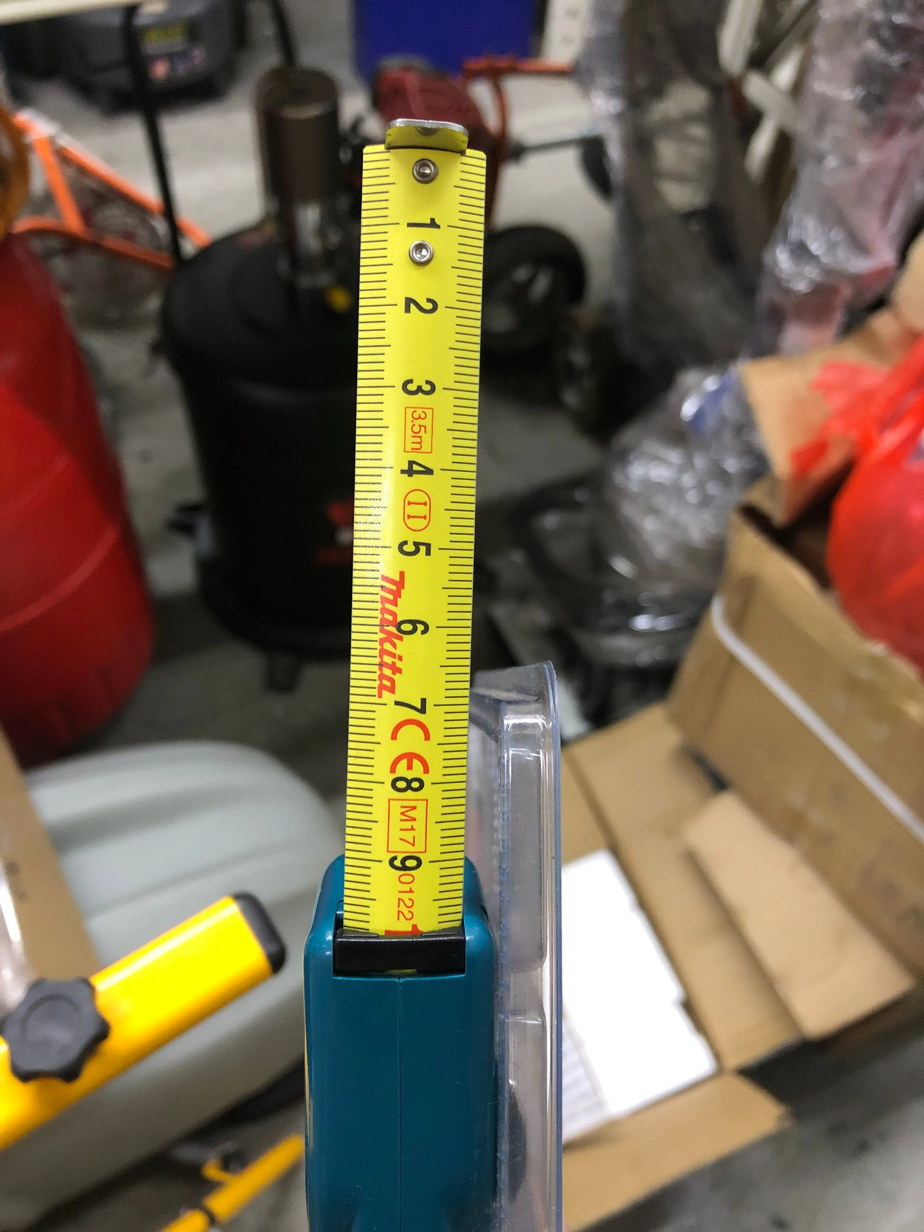 Makita Measure Tape 3.5mx16Mm (B-57130) | Model : B-57130