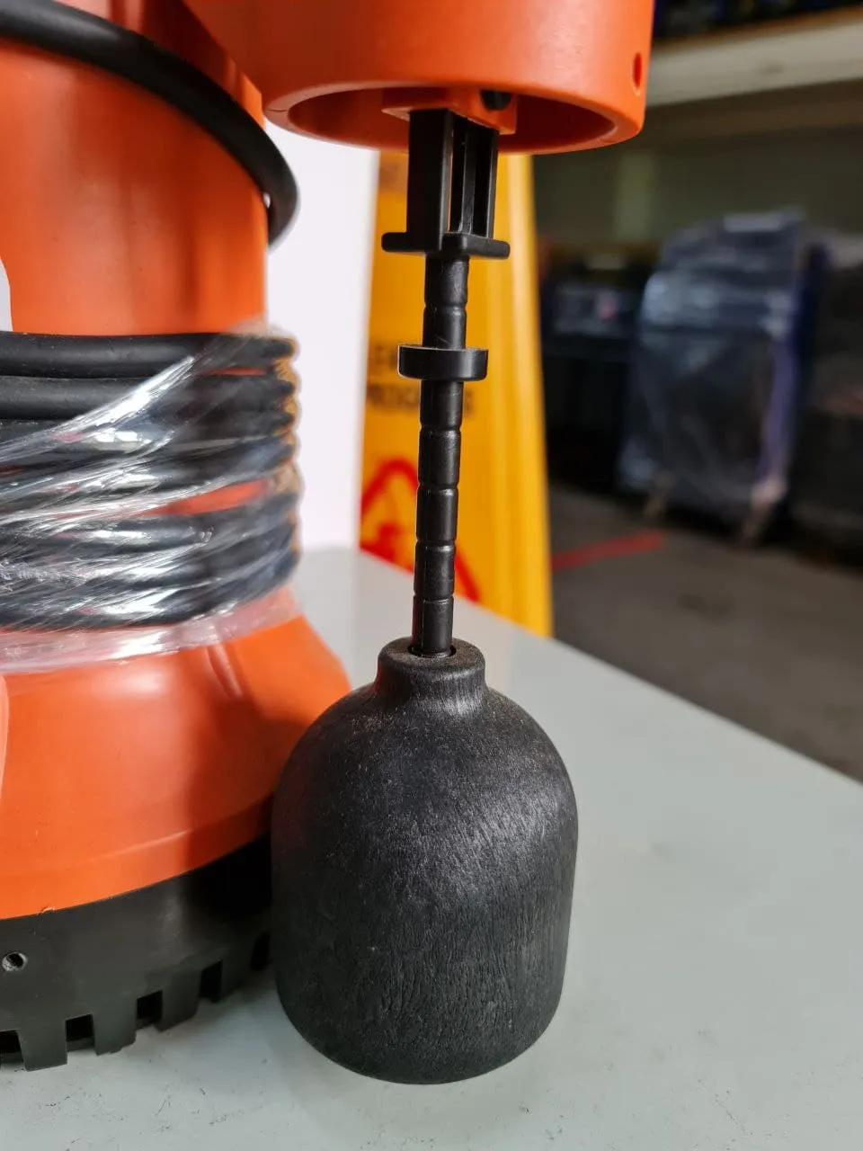 Mepcato 1 120W 130L/min Plastic Submersible Pump with Adjustable Float Switch (Auto) | Model : WP-HOME-12A