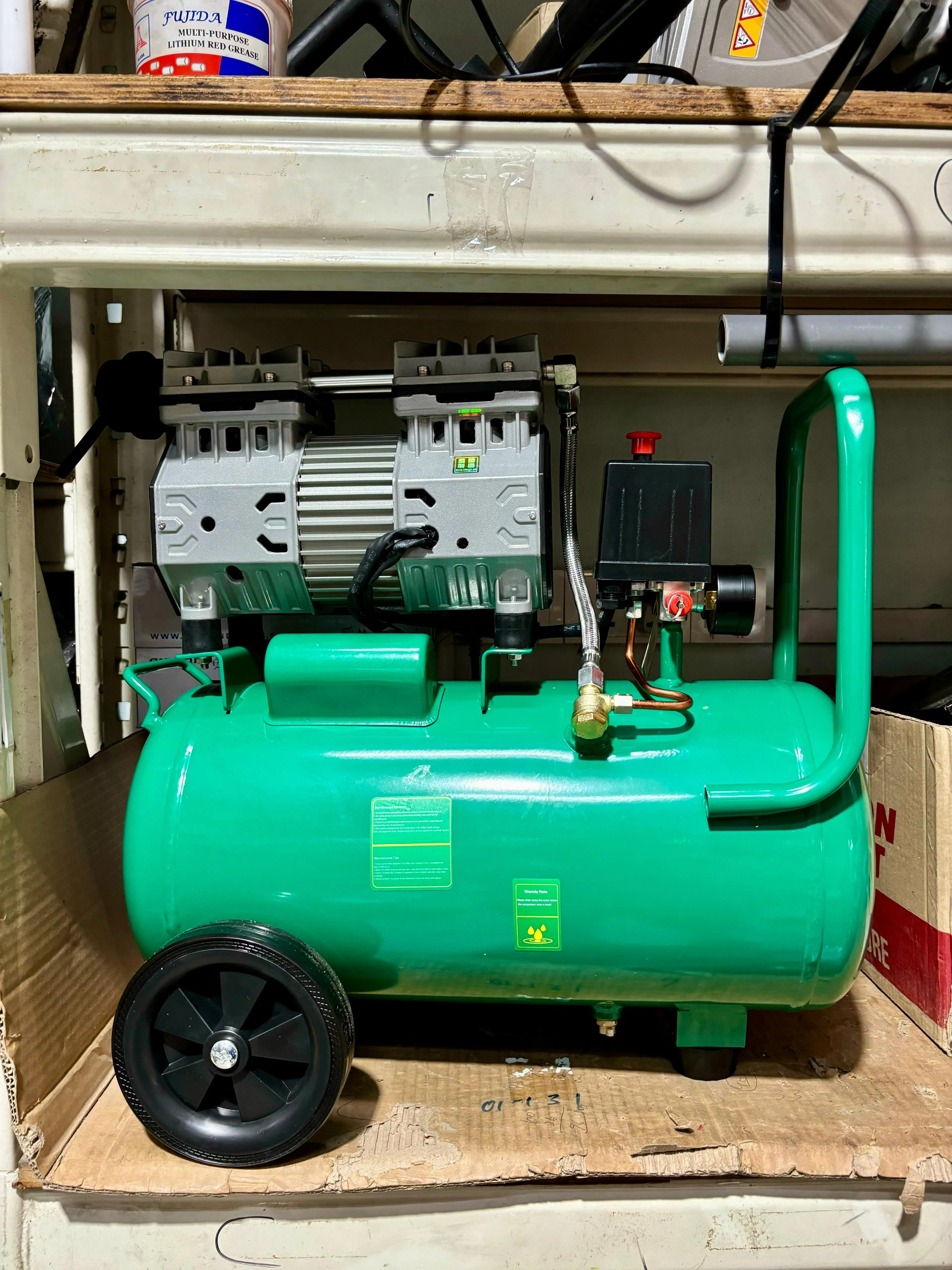 Newbeat 2.5Hp Oilless Air Compressor 24L | Model : NBT-AC-24L