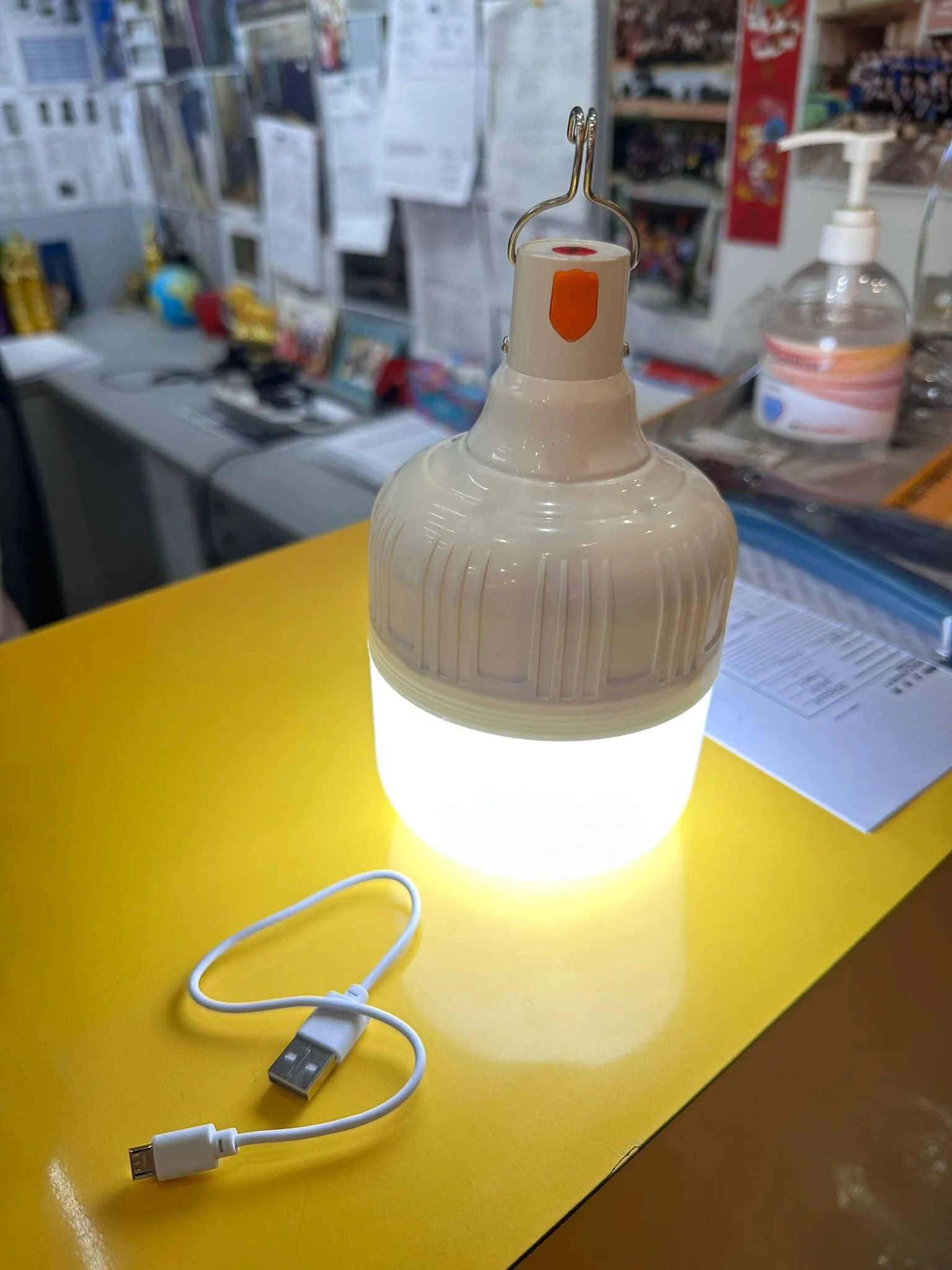Rechargeable Led Bulb With Hook | Model : LED-BULB