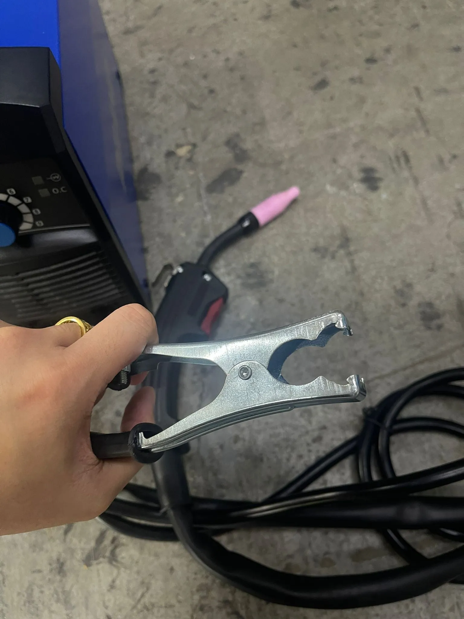 Riland Gasless Welding Machine Mig135e Come With Mig Torch | Model : W-MIG135E-R