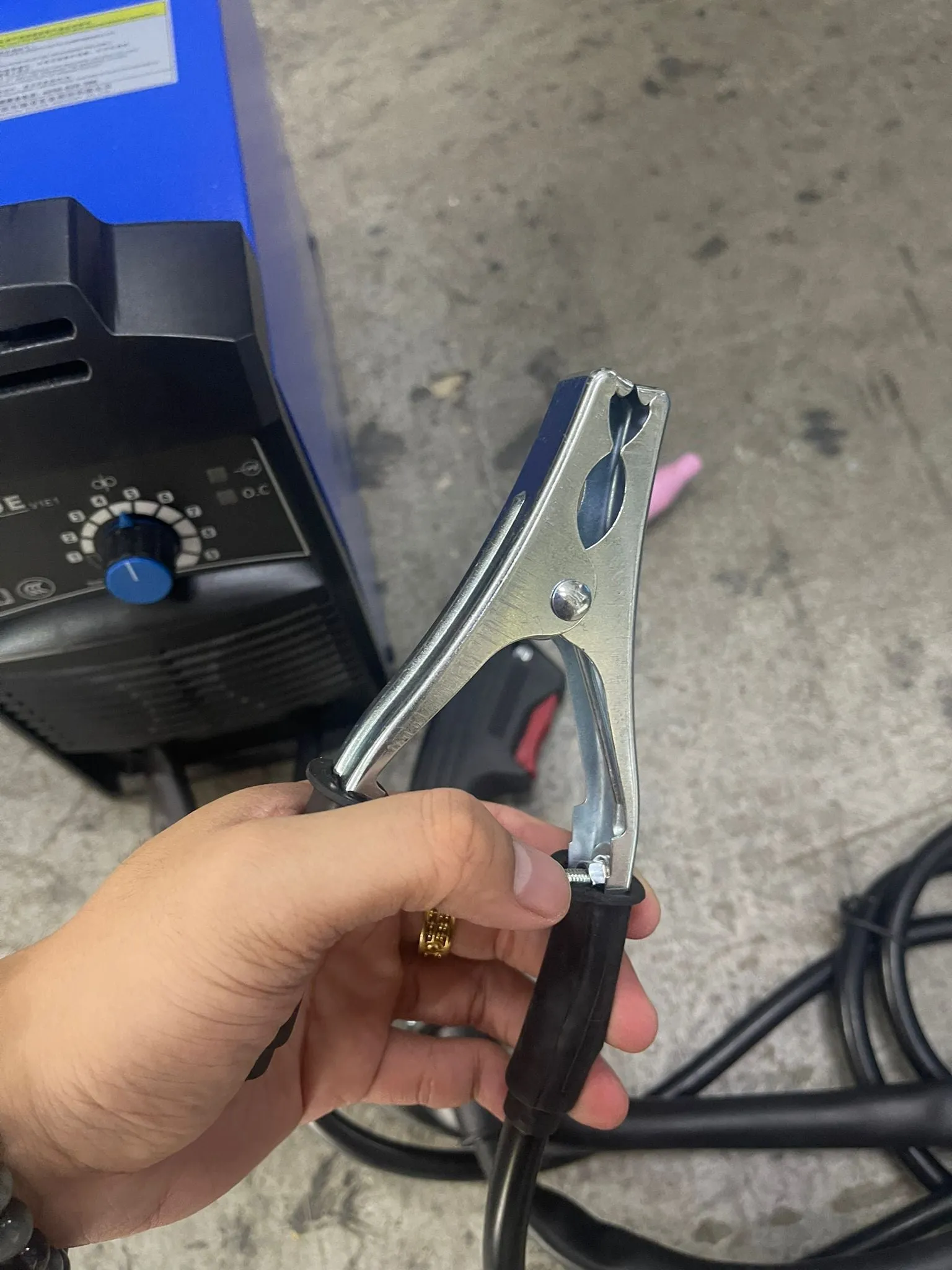 Riland Gasless Welding Machine Mig135e Come With Mig Torch | Model : W-MIG135E-R
