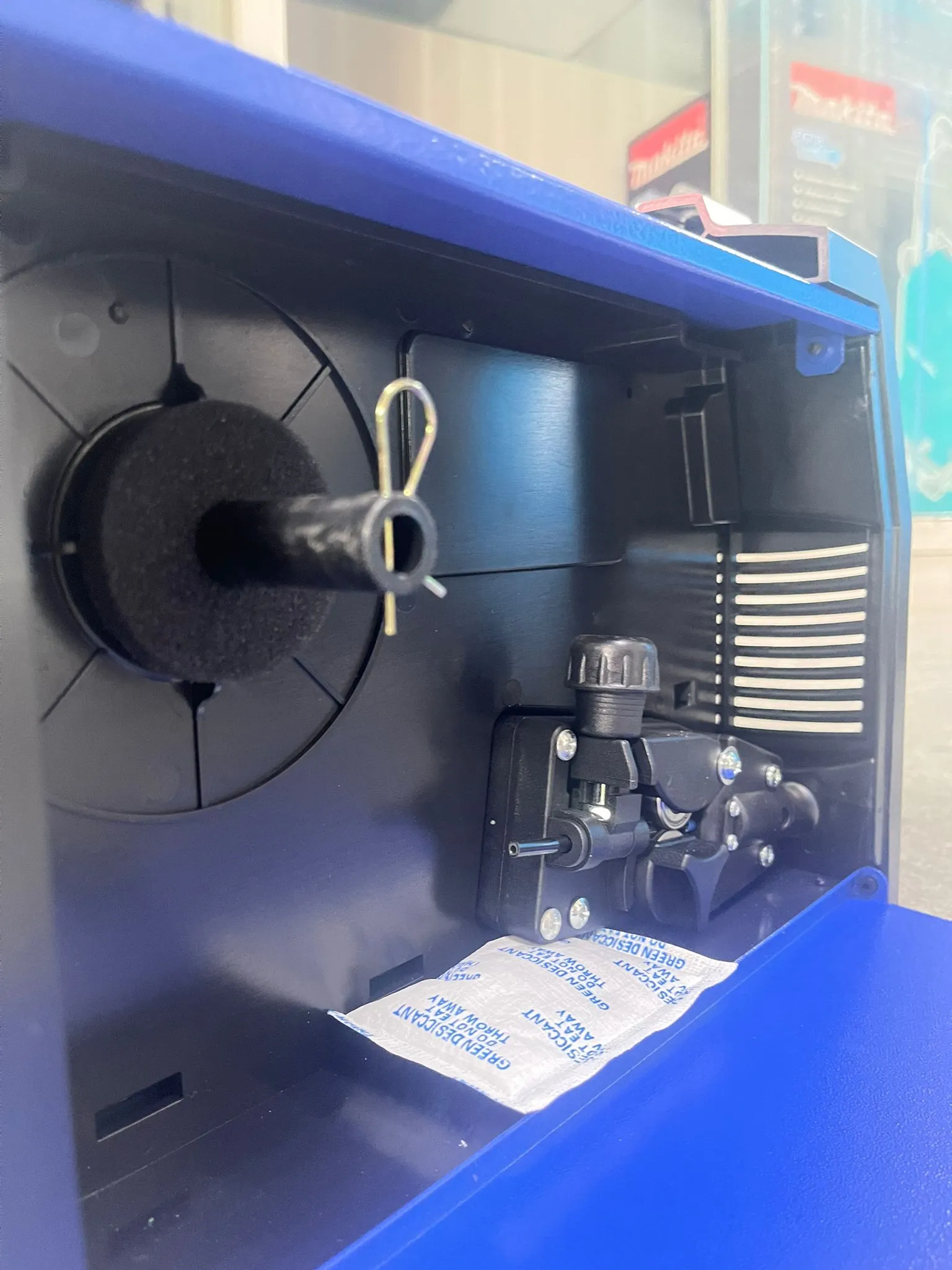 Riland Gasless Welding Machine Mig135e Come With Mig Torch | Model : W-MIG135E-R