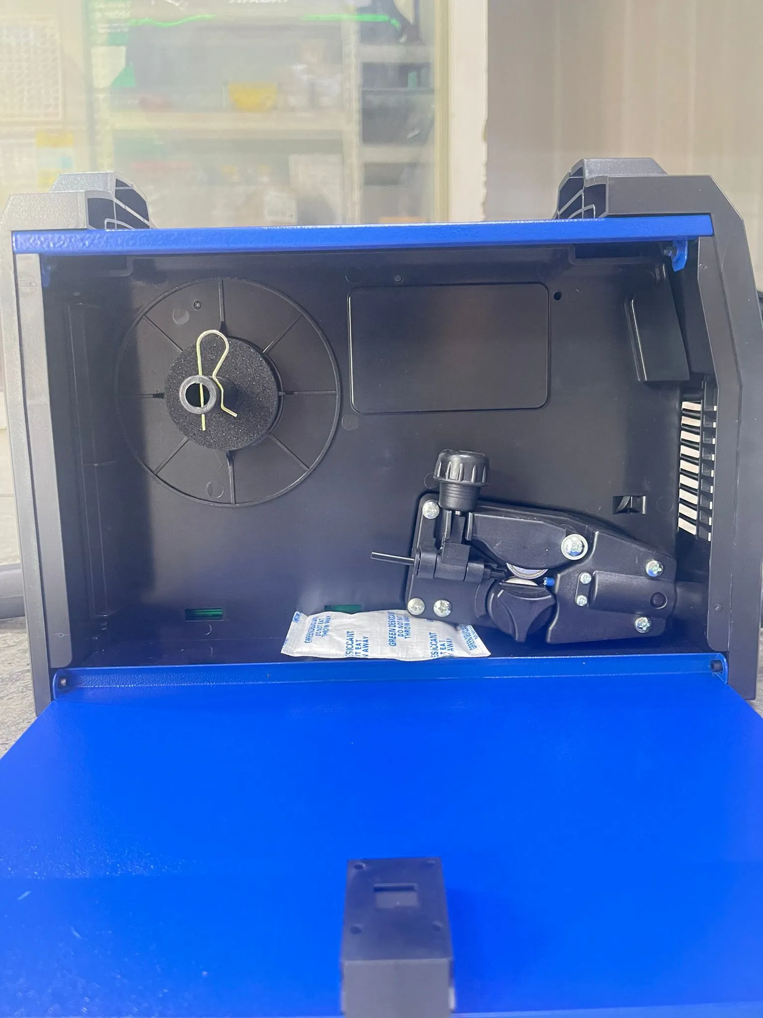 Riland Gasless Welding Machine Mig135e Come With Mig Torch | Model : W-MIG135E-R