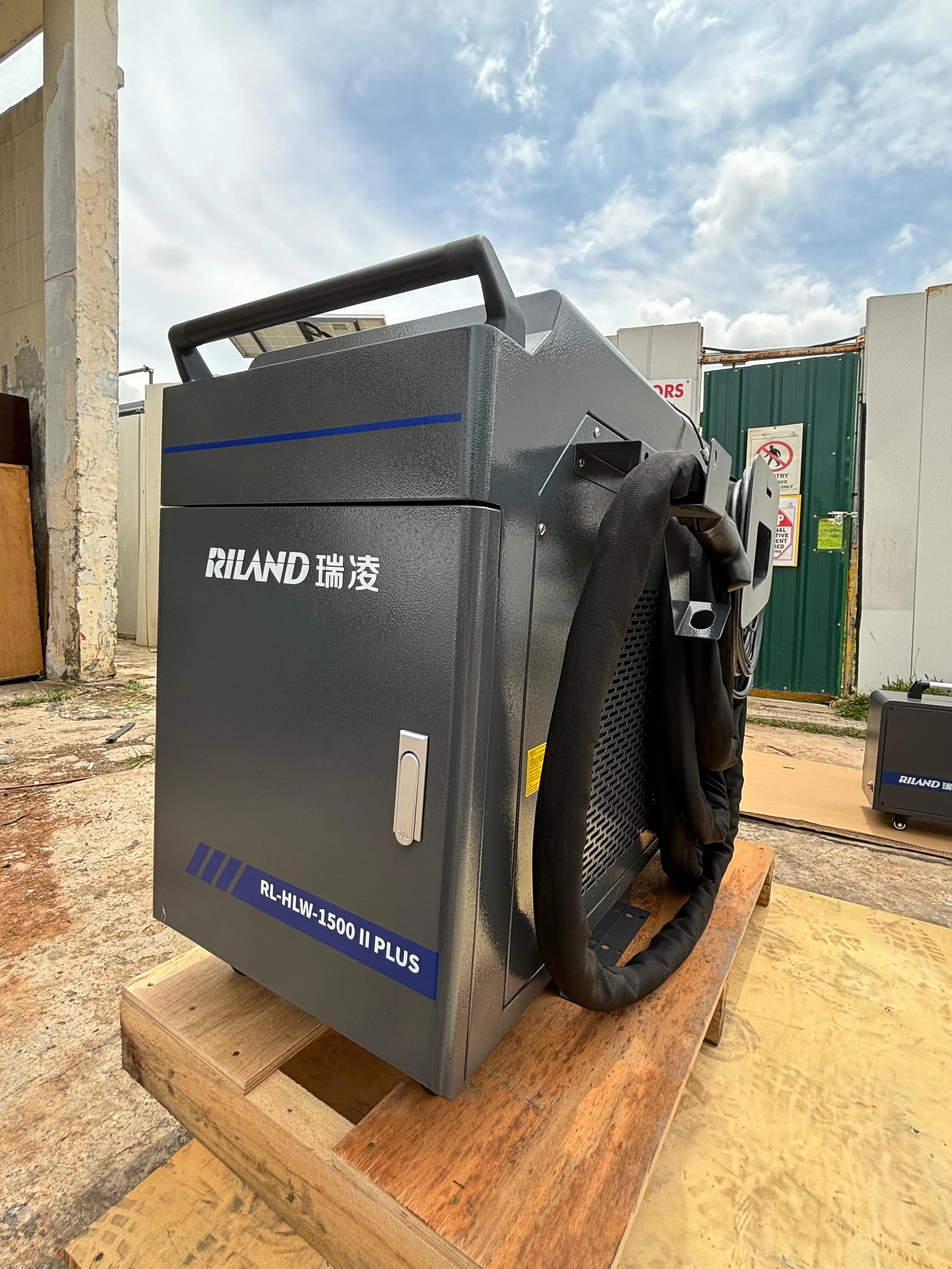 Riland Welding Machine 1500W 220V C/W Accessory | Model : RL-HLW-1500-PLUS