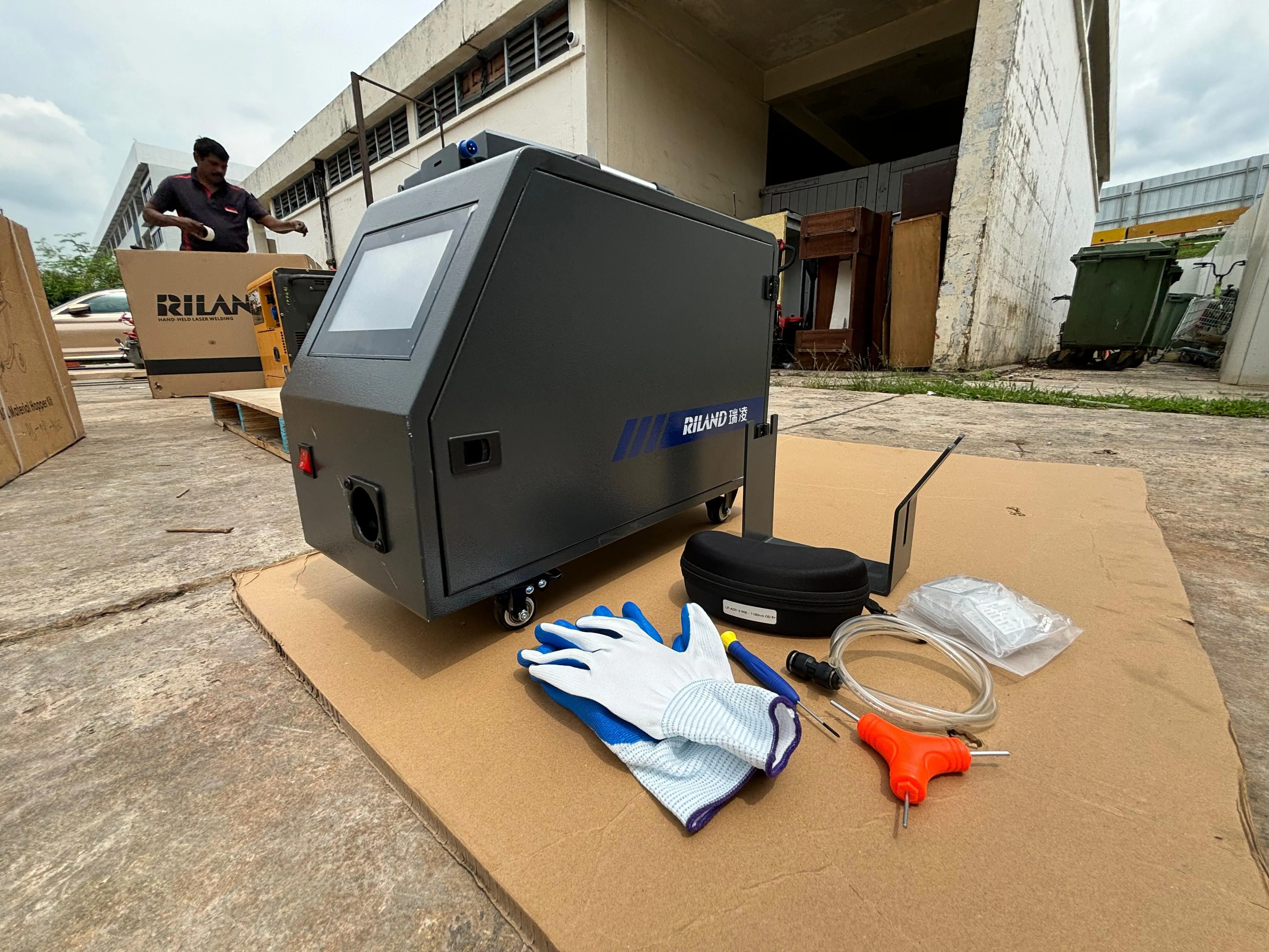 Riland Welding Machine 1500W 220V C/W Accessory | Model : RL-HLW-1500-PLUS