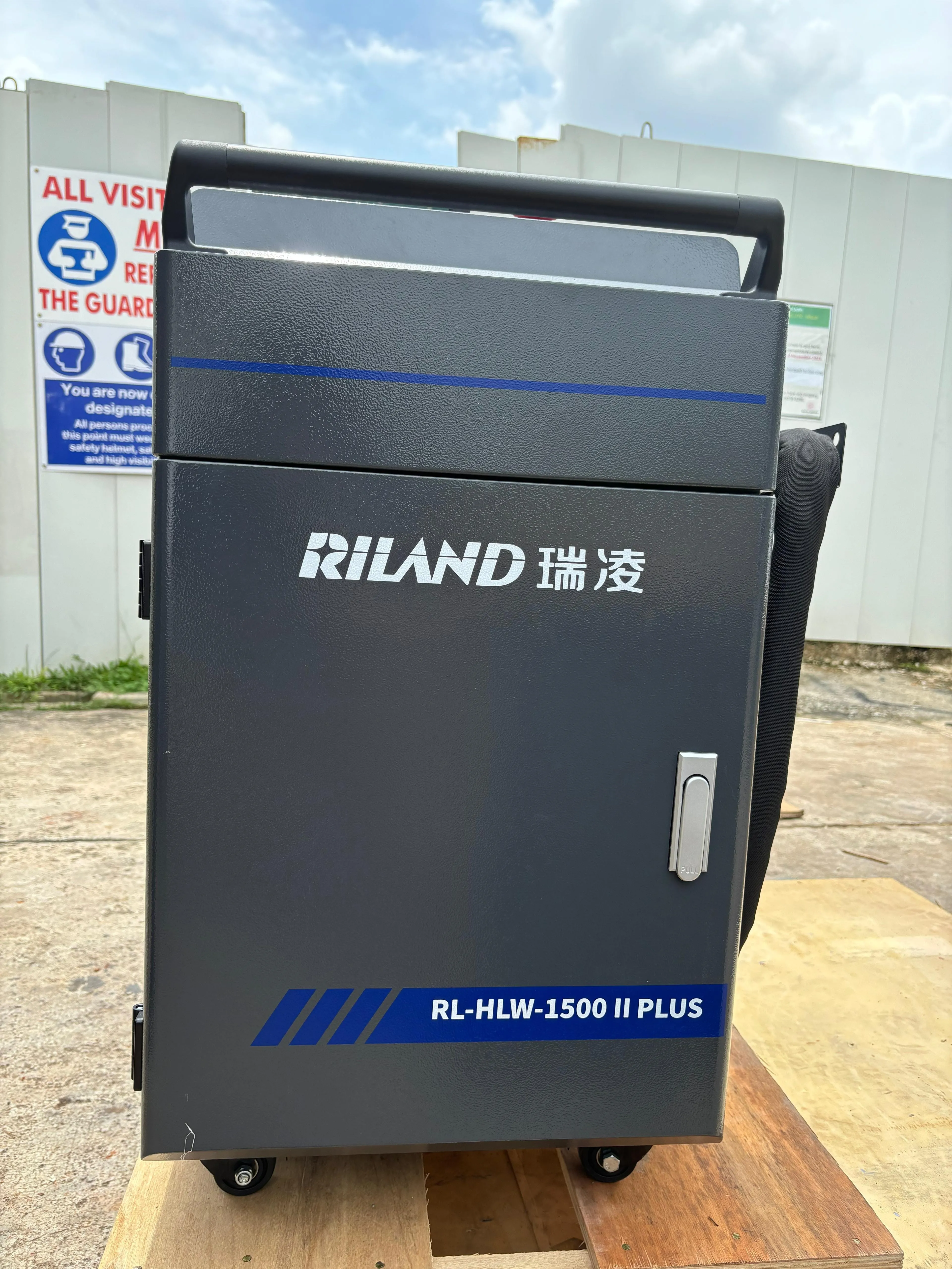 Riland Welding Machine 1500W 220V C/W Accessory | Model : RL-HLW-1500-PLUS