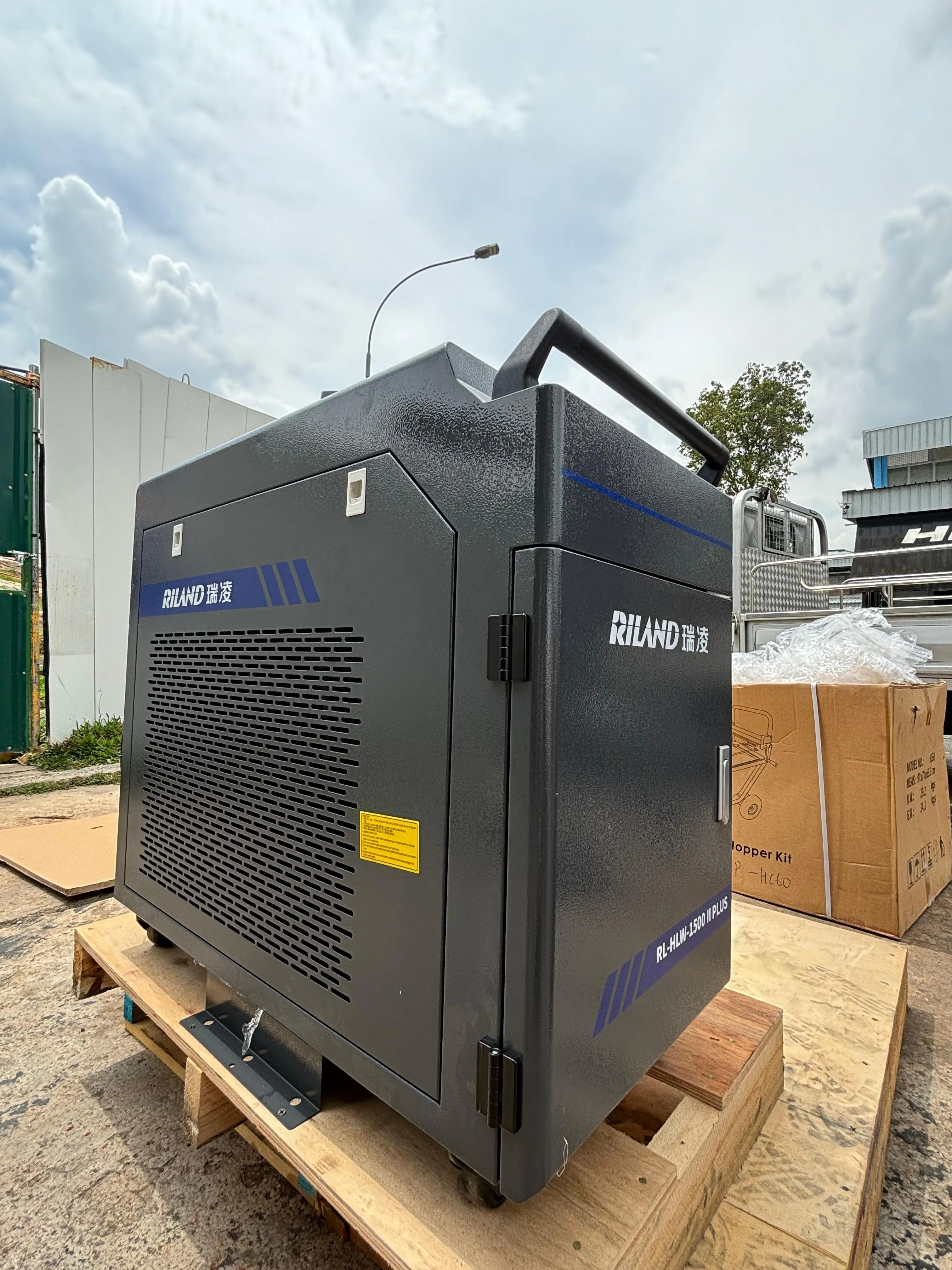 Riland Welding Machine 1500W 220V C/W Accessory | Model : RL-HLW-1500-PLUS