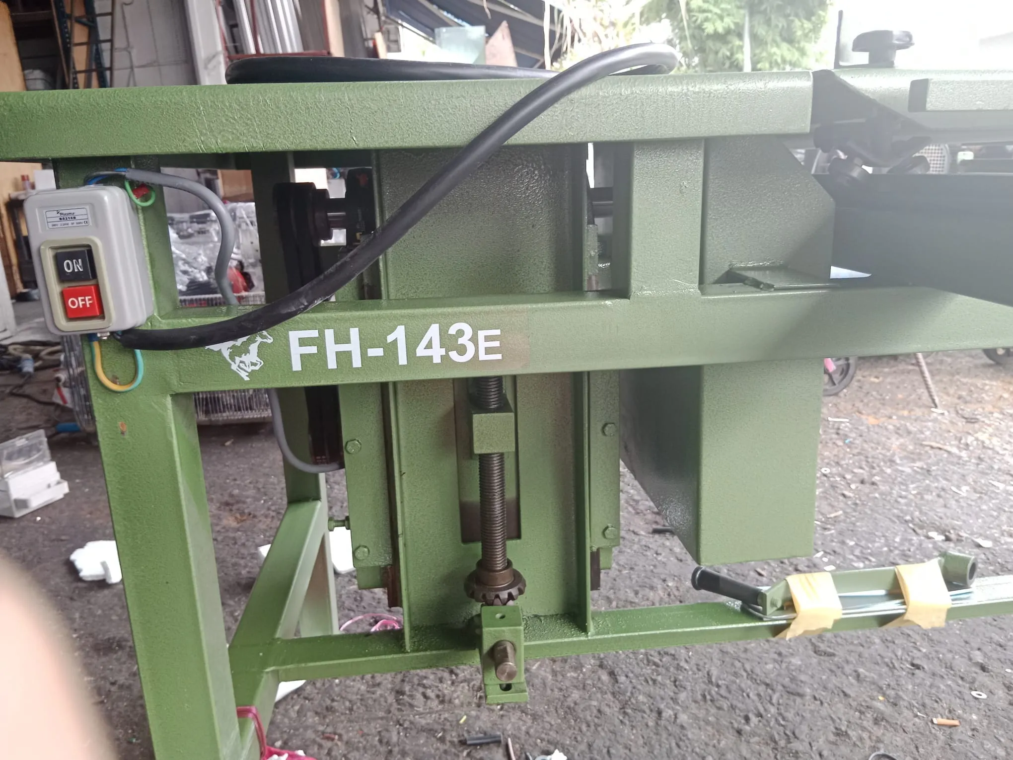 Sliding Table Saw With Hood | Model: FH143E