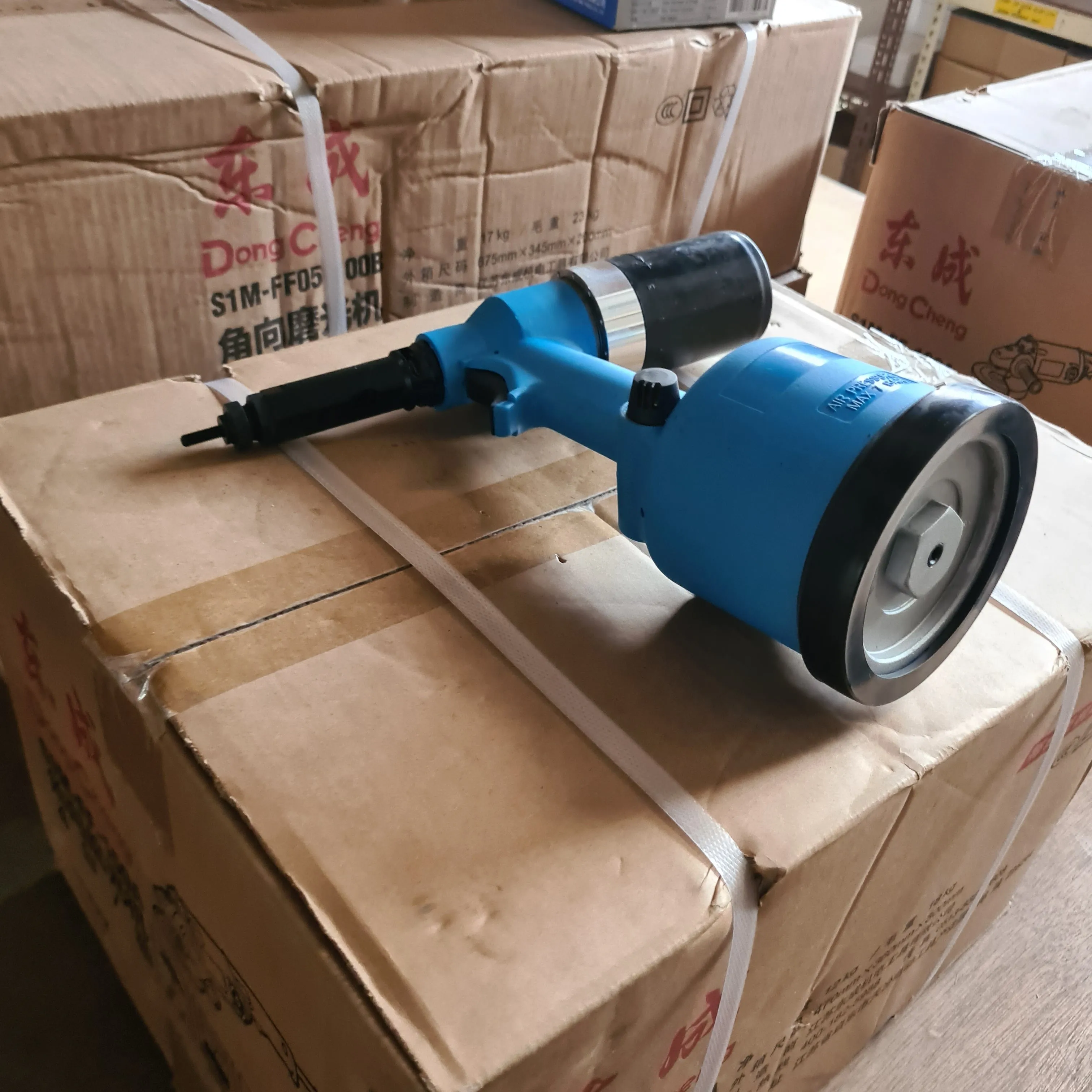 SRC Air Riveter | Model: HR-SRC55