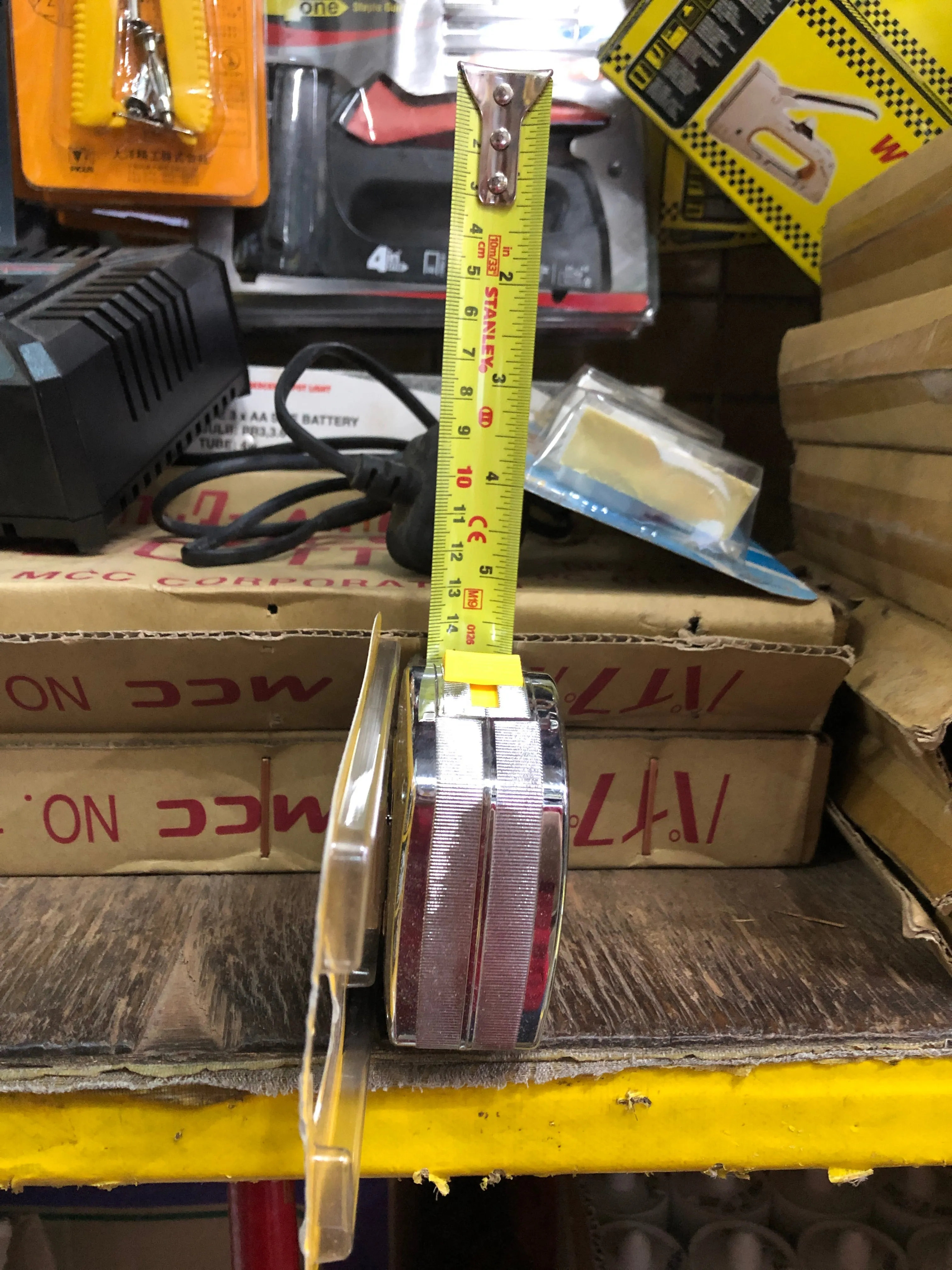 Stanley 10m / 33ft Powerlock Tape Measure (Measuring Tape) | Model : 33443 (STY33463)
