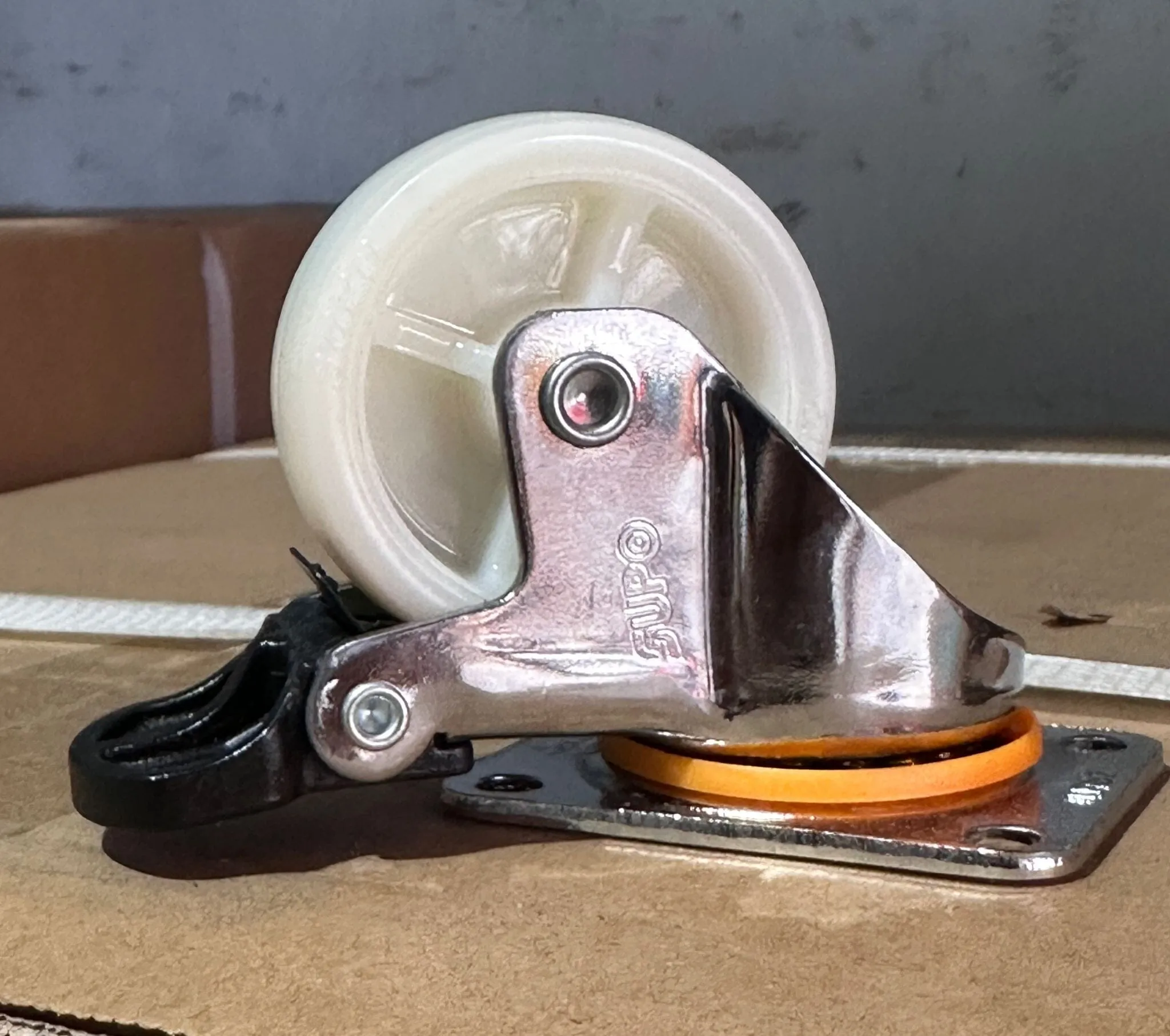 Supo White Wheel 1-1/2 - 5| Model : C- | Type : Swivel . Brake or Rigid