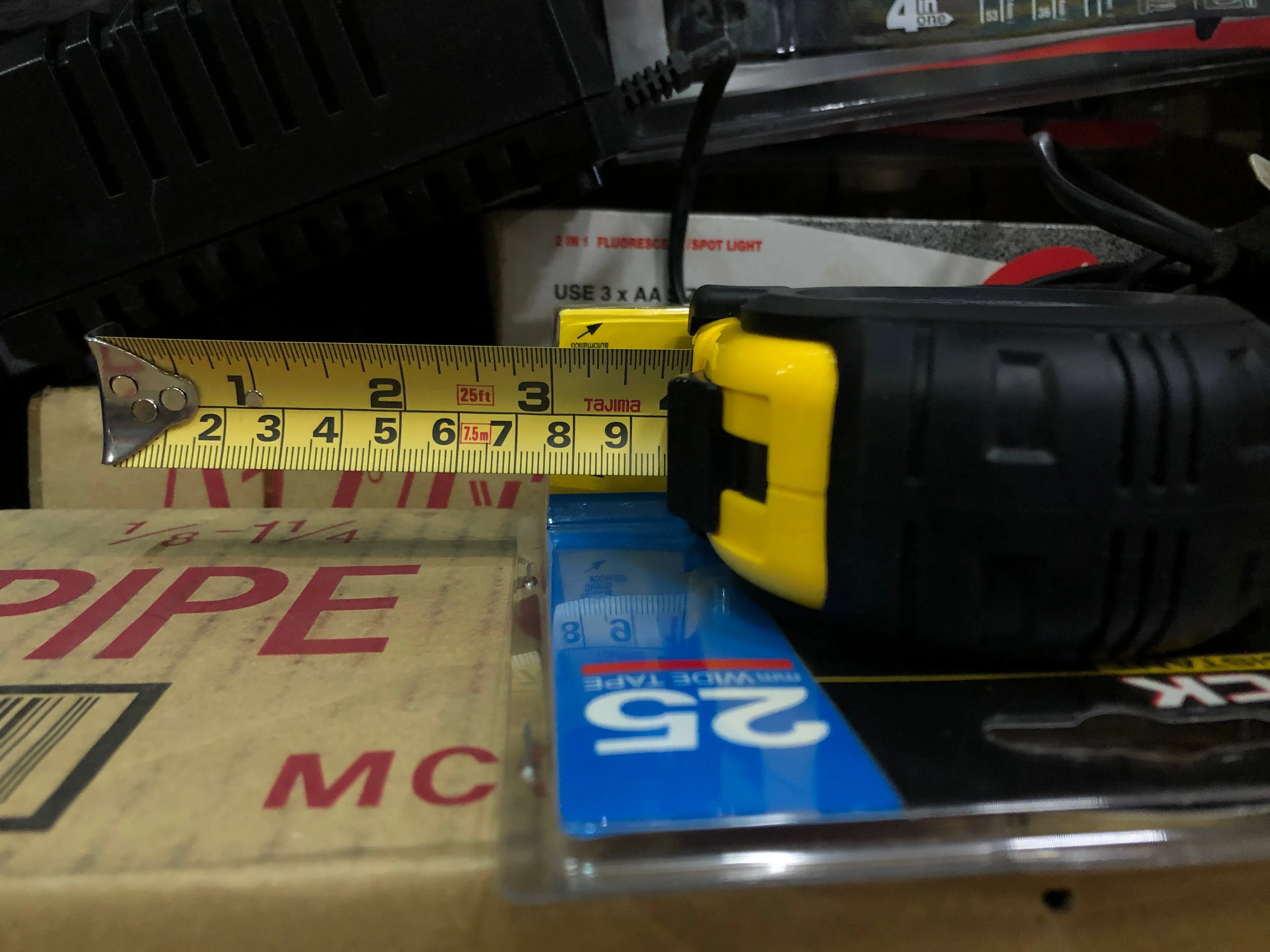 Tajima 7.5m (25ft) 25mm Wide. Shock Resistant Measuring Tape  | Model : 016-095-2575 (GLock-25)