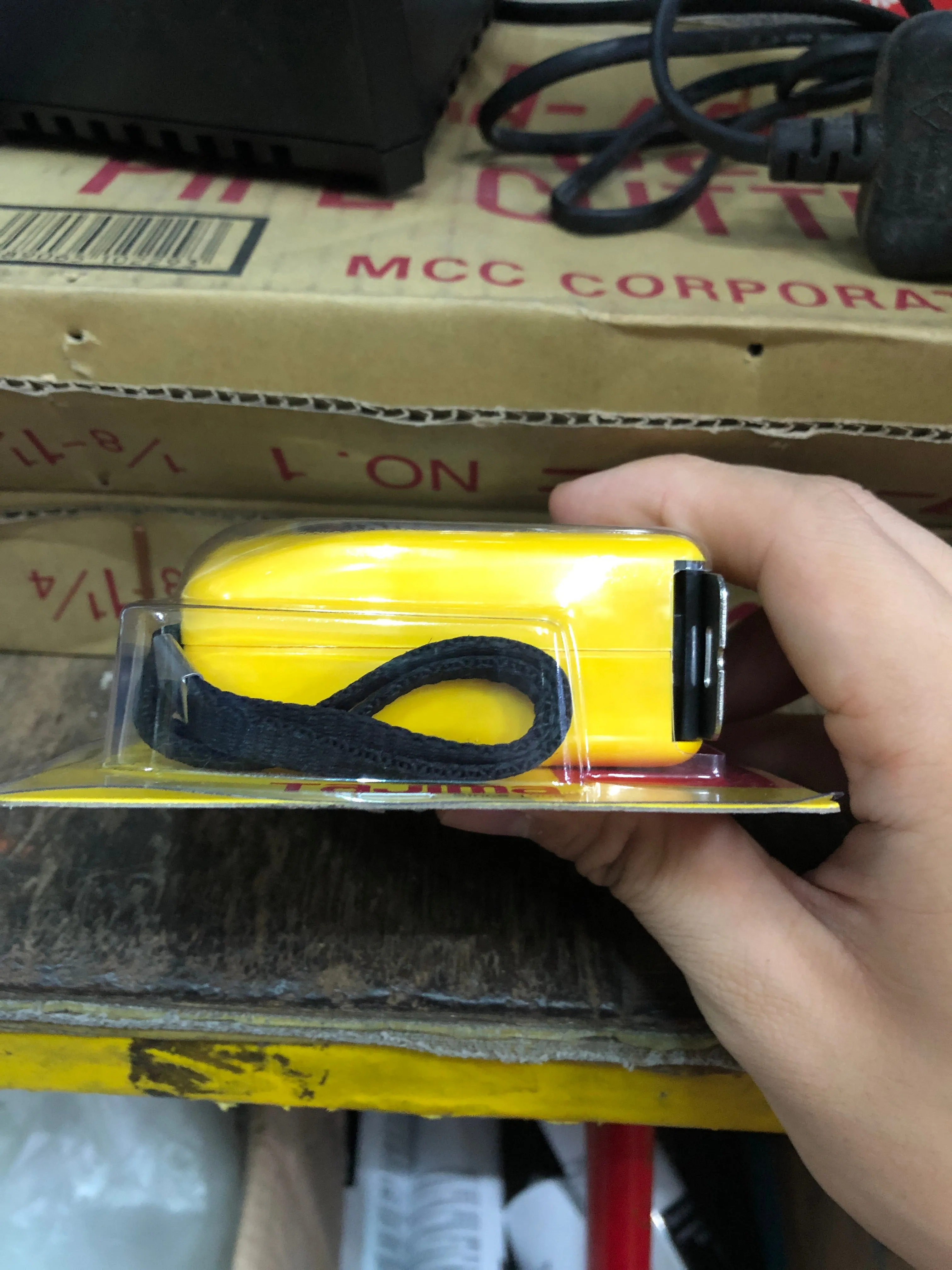 Tajima 7.5m (25ft) Measuring Tape | Model : 016-093-2575 (HiLock-25)