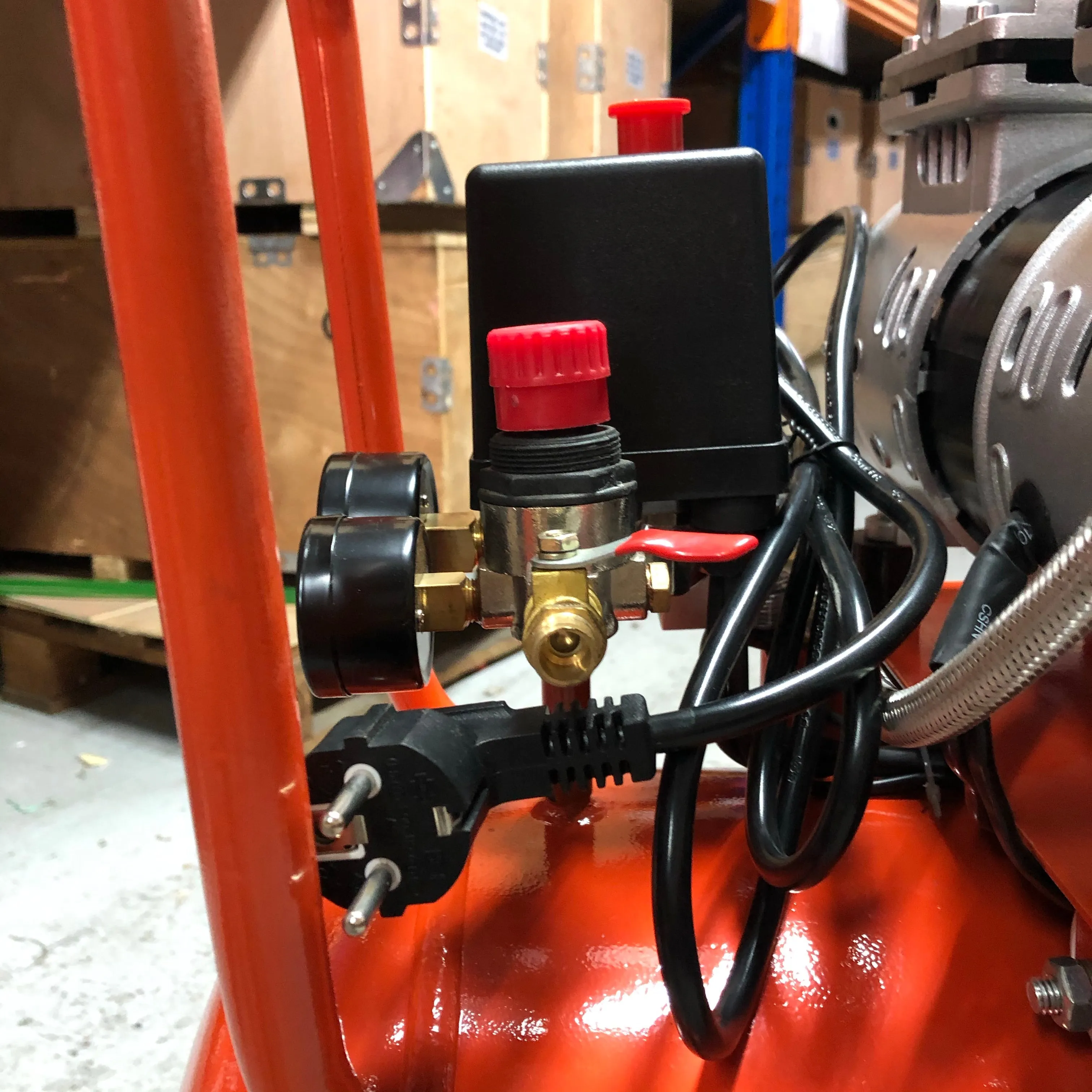 Tiger 3HP 50L 220V Oil Free Air Compressor (FOR EXPORT ONLY) | Model : A-OF-550*2/50L