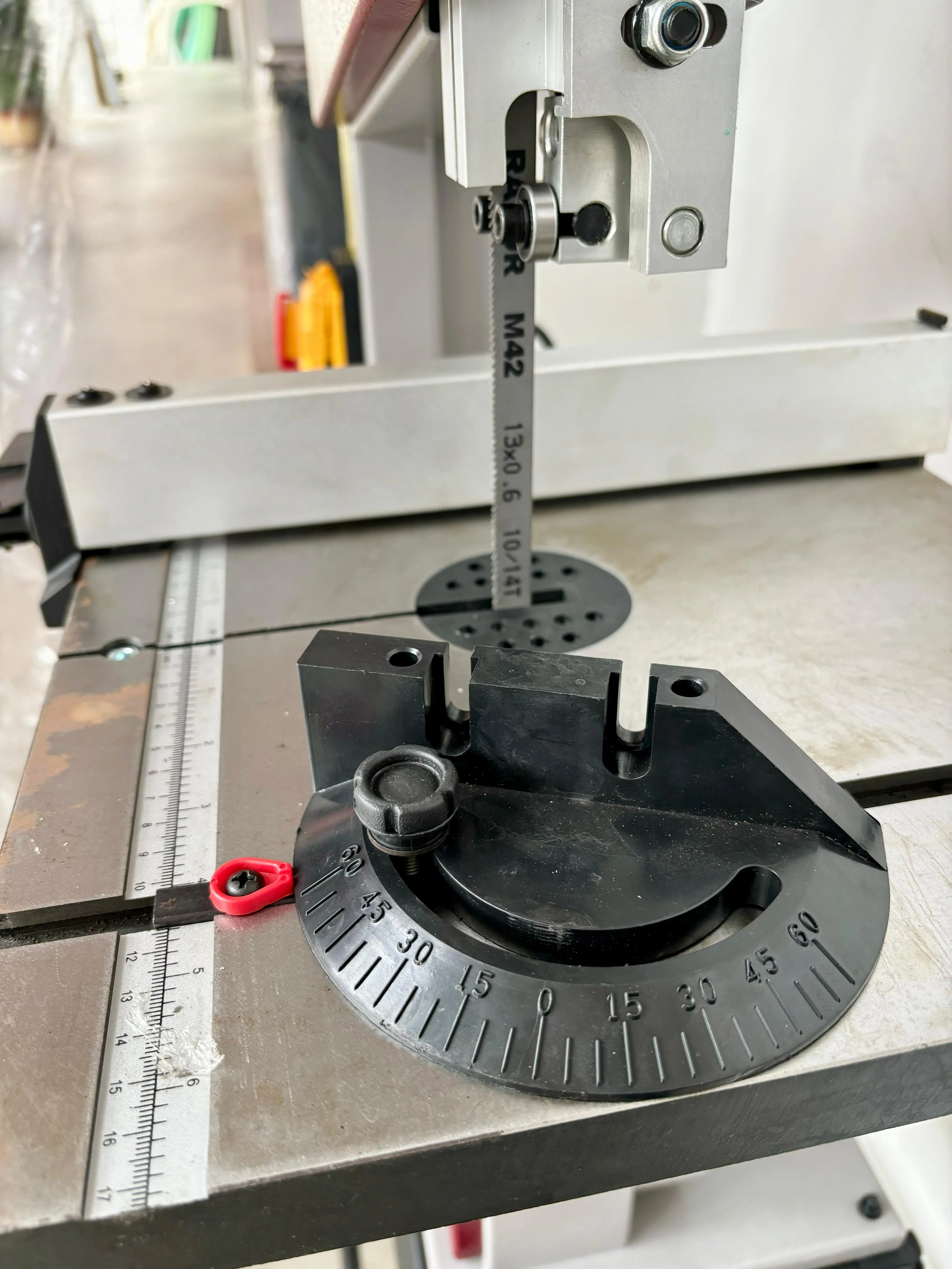Topline 10 Vertical Band Saw Wood Cutting Machine C/W 4 Legs Stand 230V | Model : BSM-BS250