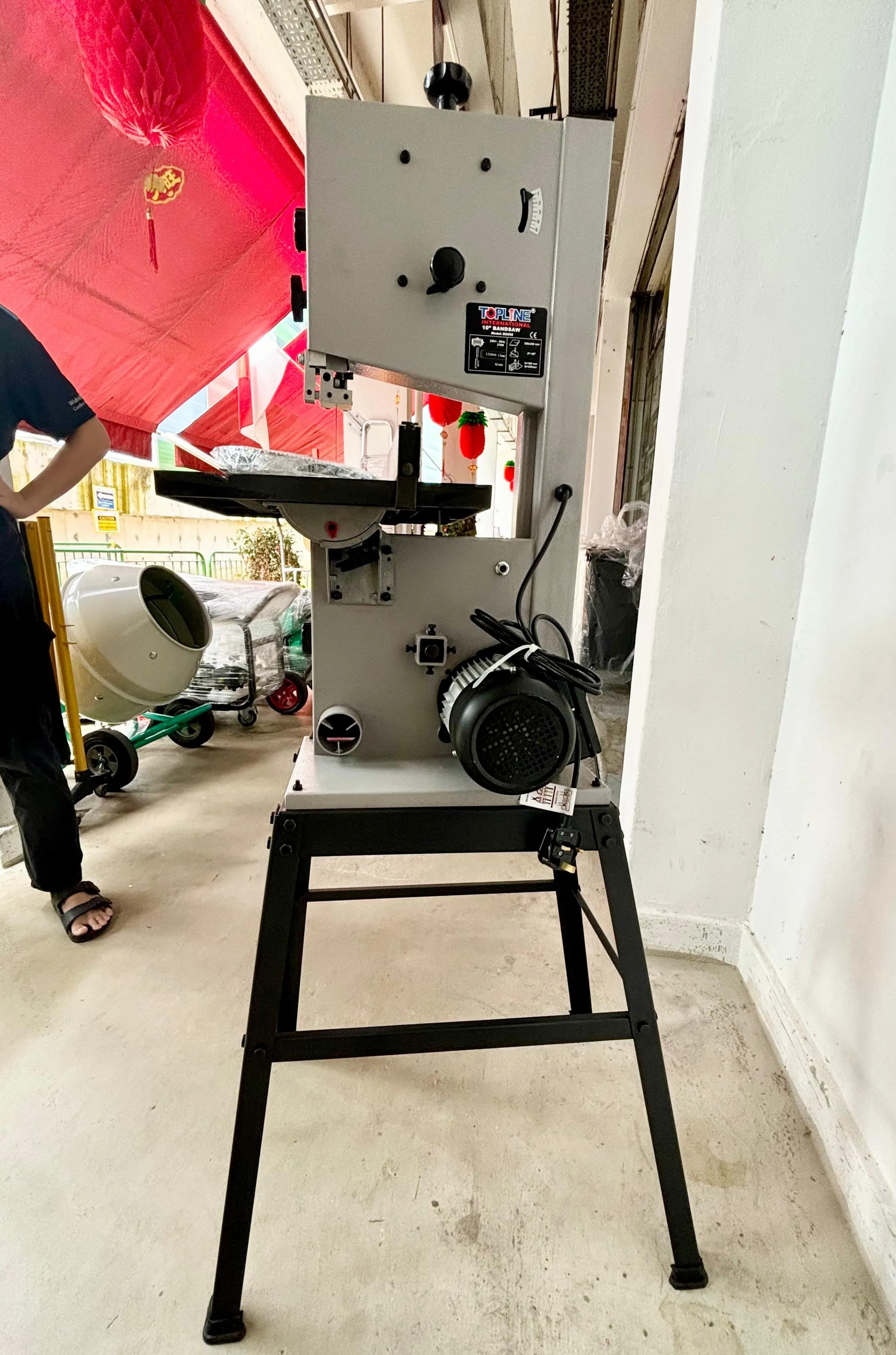 Topline 10 Vertical Band Saw Wood Cutting Machine C/W 4 Legs Stand 230V | Model : BSM-BS250