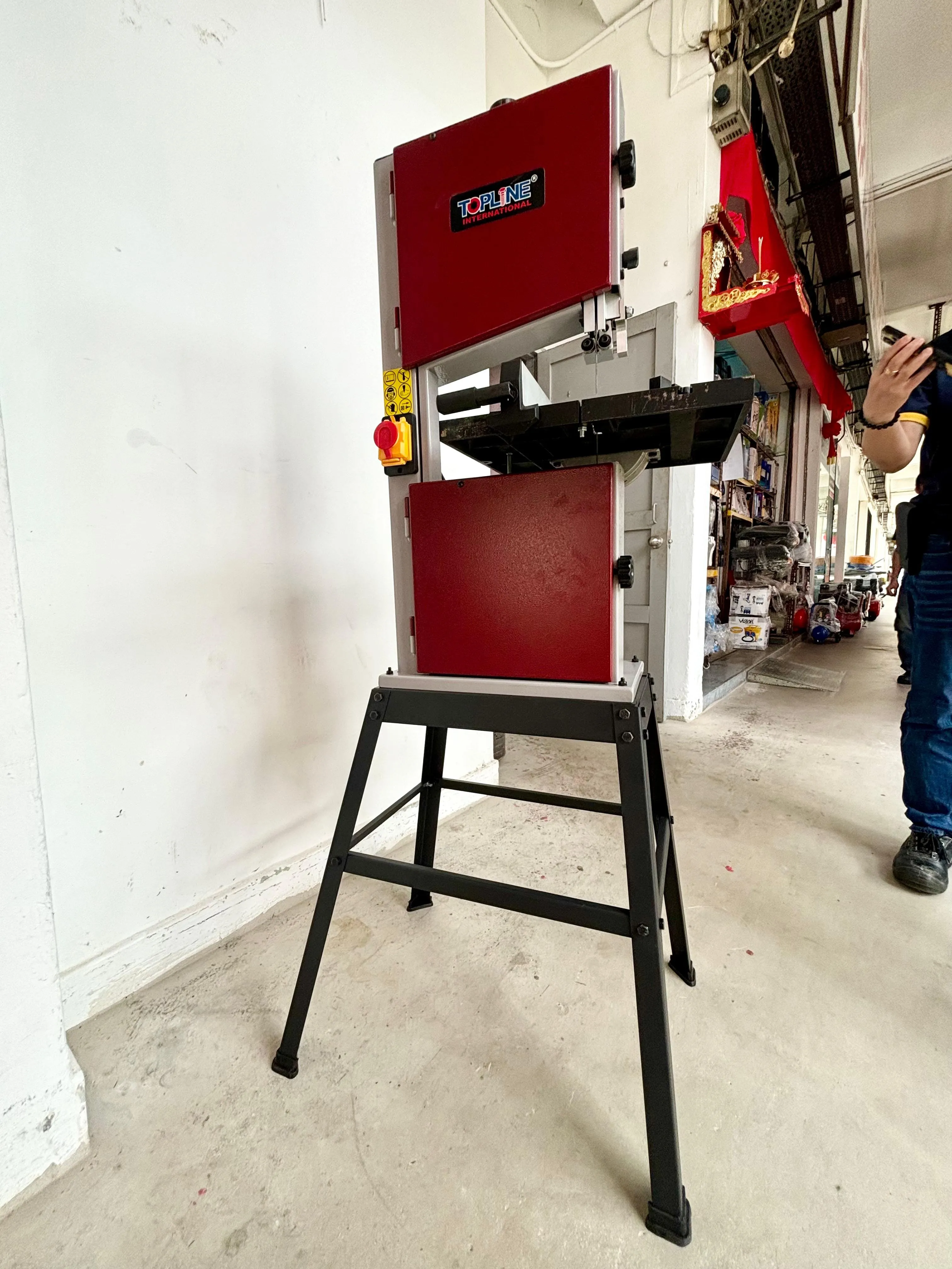Topline 10 Vertical Band Saw Wood Cutting Machine C/W 4 Legs Stand 230V | Model : BSM-BS250