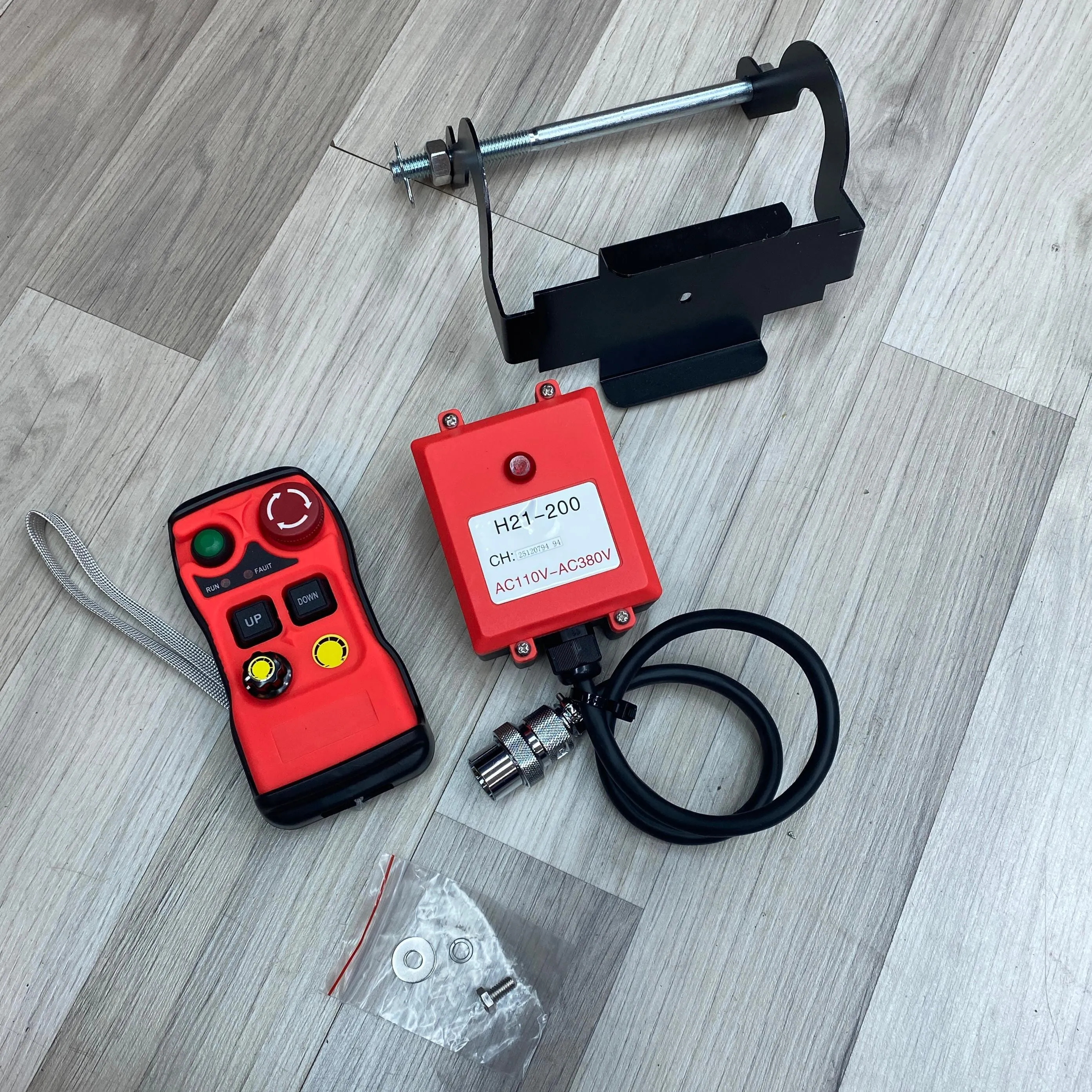 Wireless Remote Control Assy For Winch BL490 | Model: *BL490-WRC