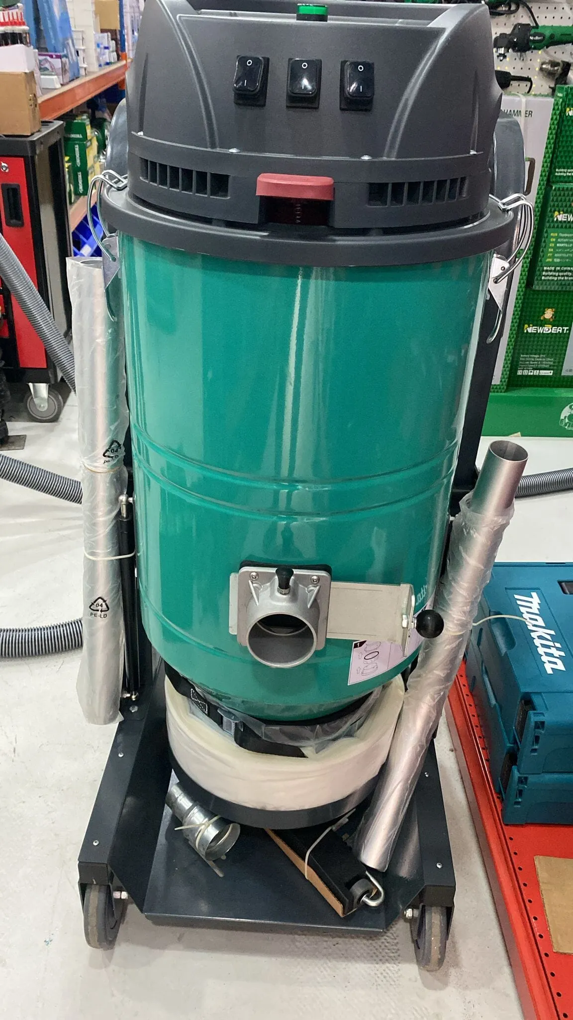 Worker 3 motor 240V Heavy Duty Dust Powder Vacuum Cleaner | Model : VC-WORKER