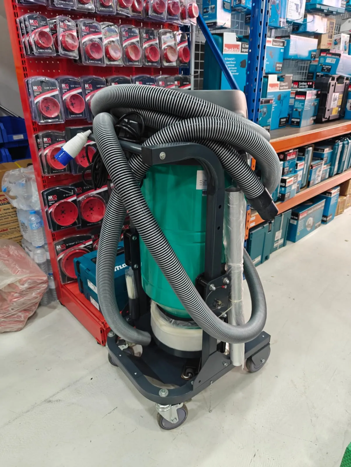 Worker 3 motor 240V Heavy Duty Dust Powder Vacuum Cleaner | Model : VC-WORKER