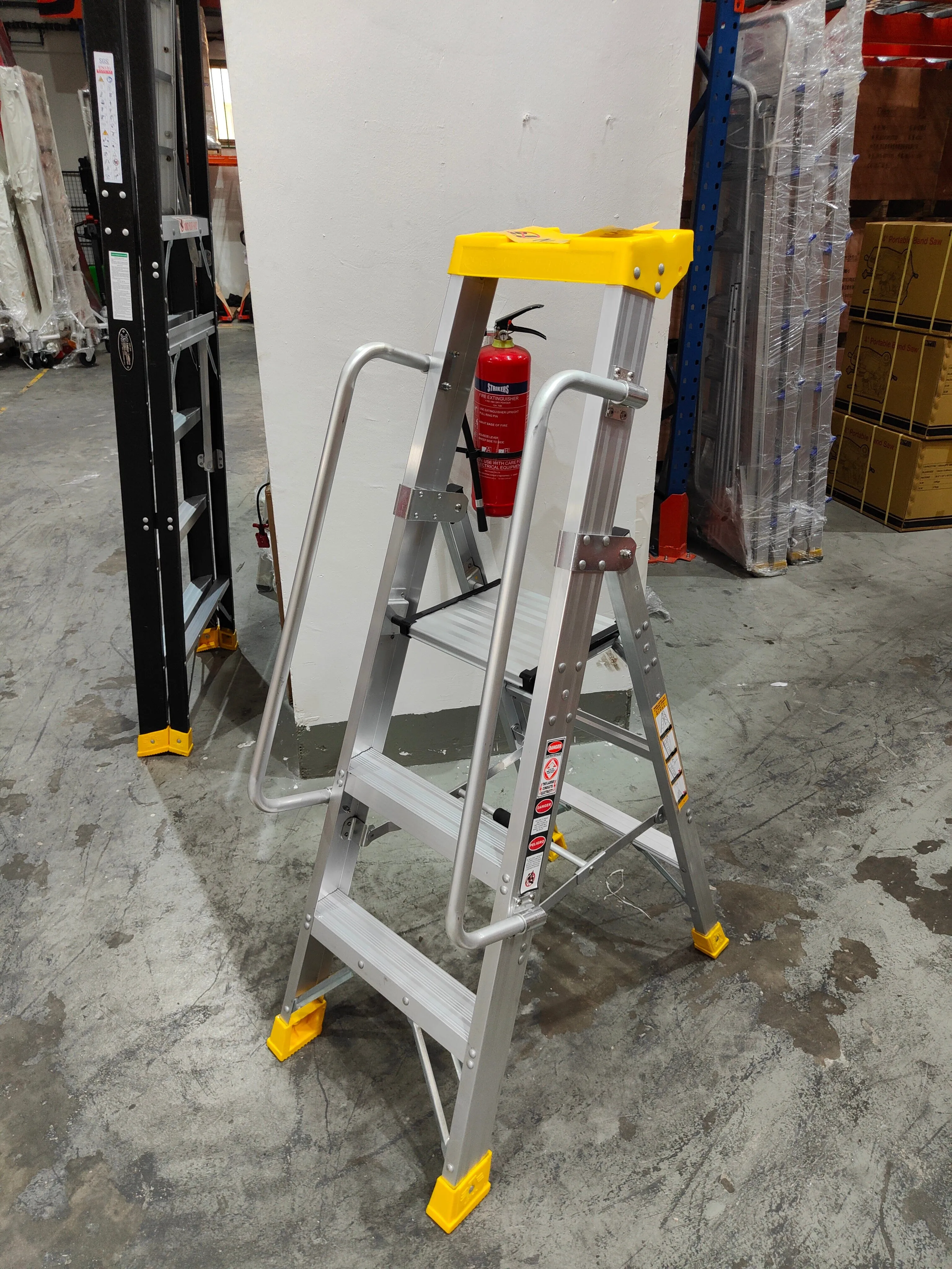 XG Aluminium Step Ladder with Hand Rails | Model : L-XG137AH