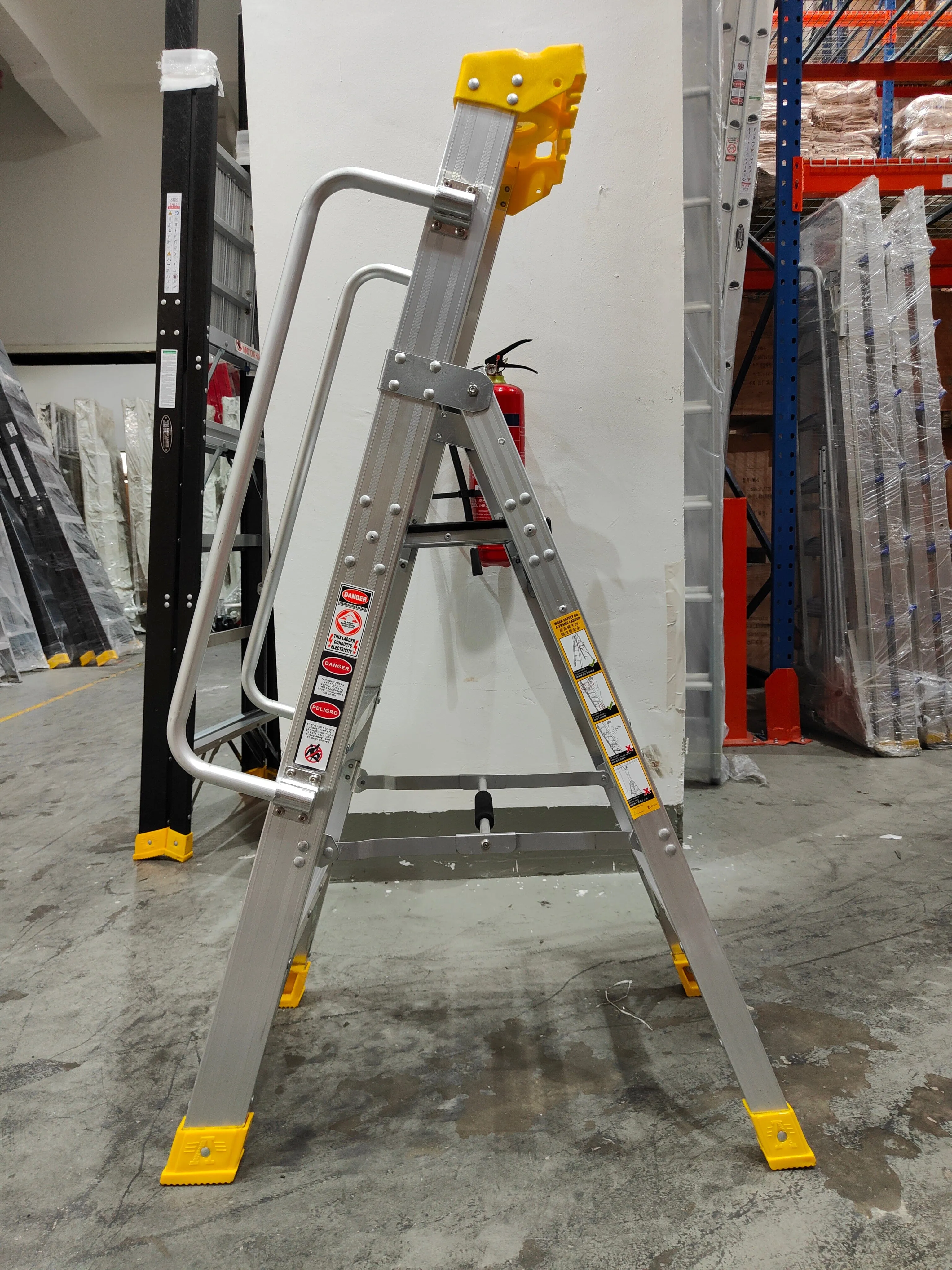 XG Aluminium Step Ladder with Hand Rails | Model : L-XG137AH