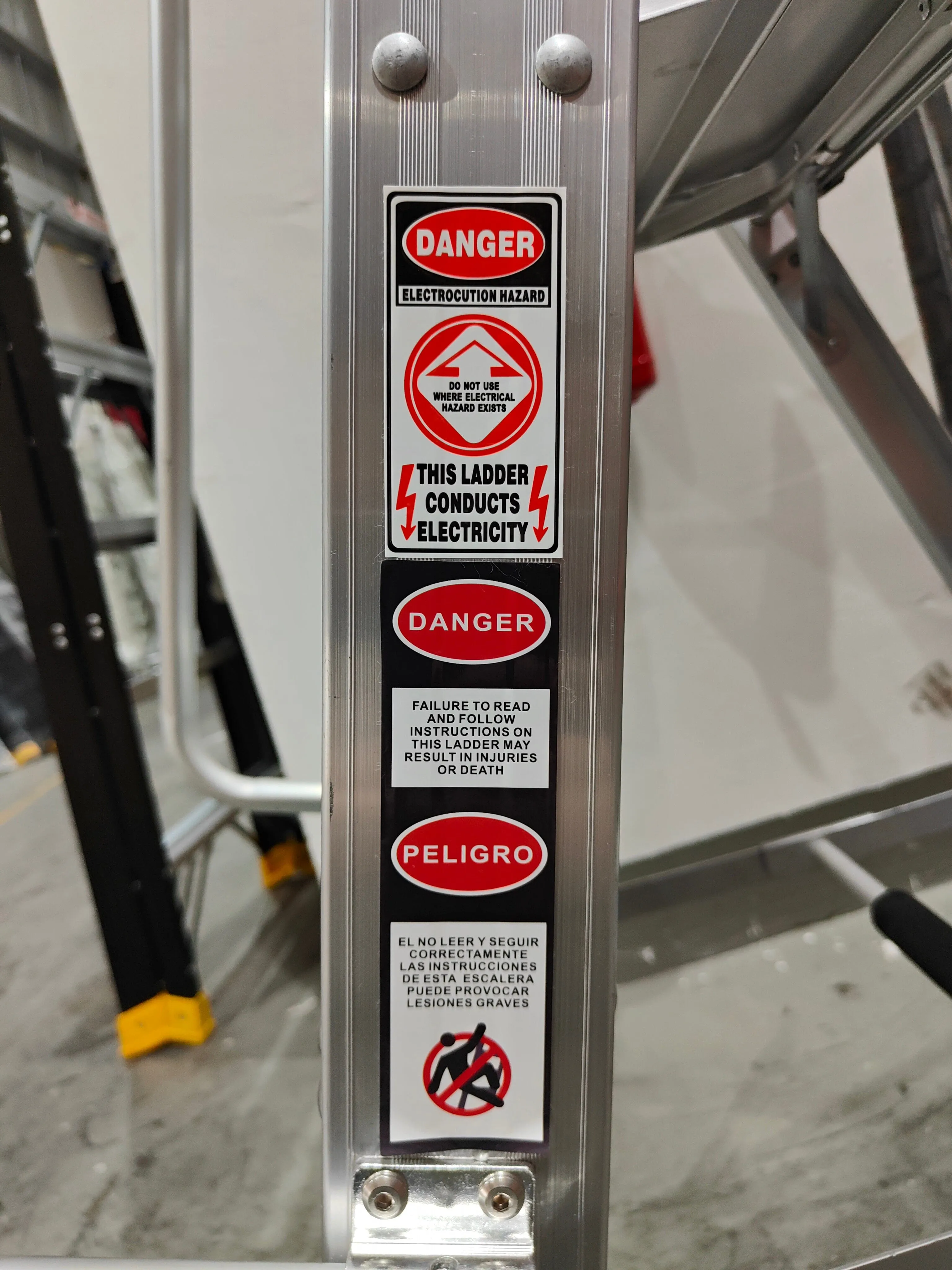 XG Aluminium Step Ladder with Hand Rails | Model : L-XG137AH